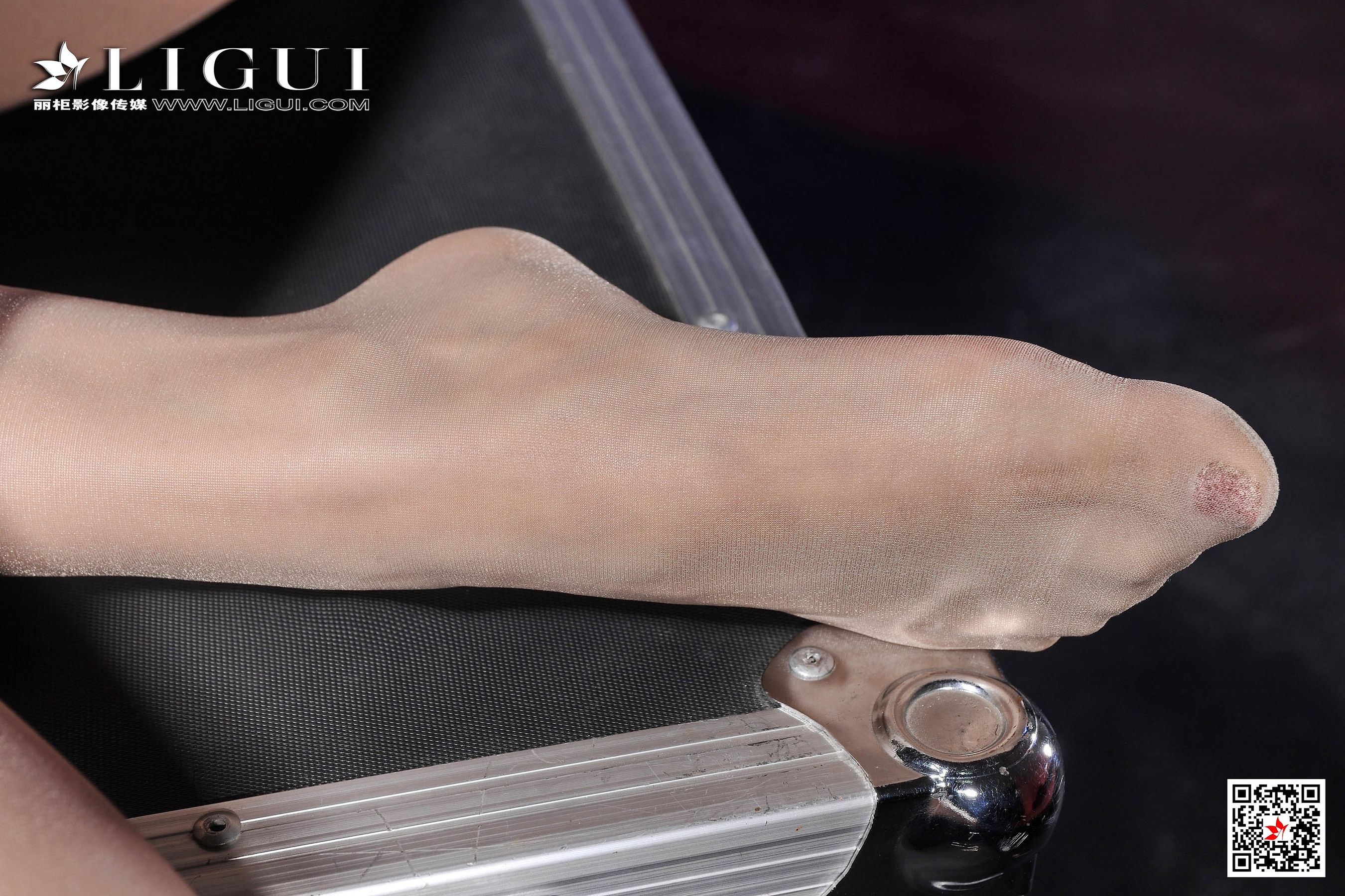 模特可馨《皮衣VS肉丝》 [丽柜Ligui] 网络丽人 写真集