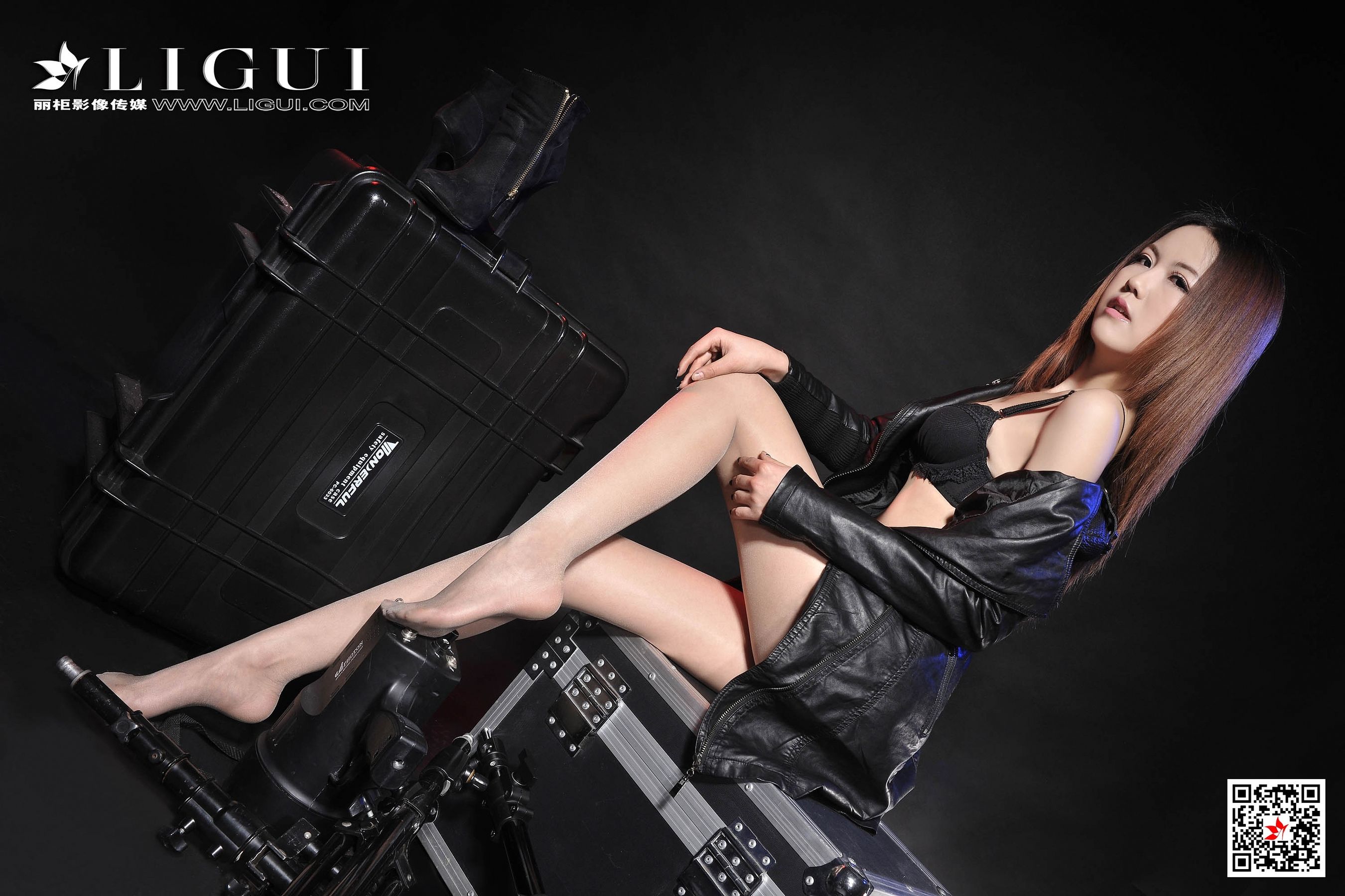 模特可馨《皮衣VS肉丝》 [丽柜Ligui] 网络丽人 写真集