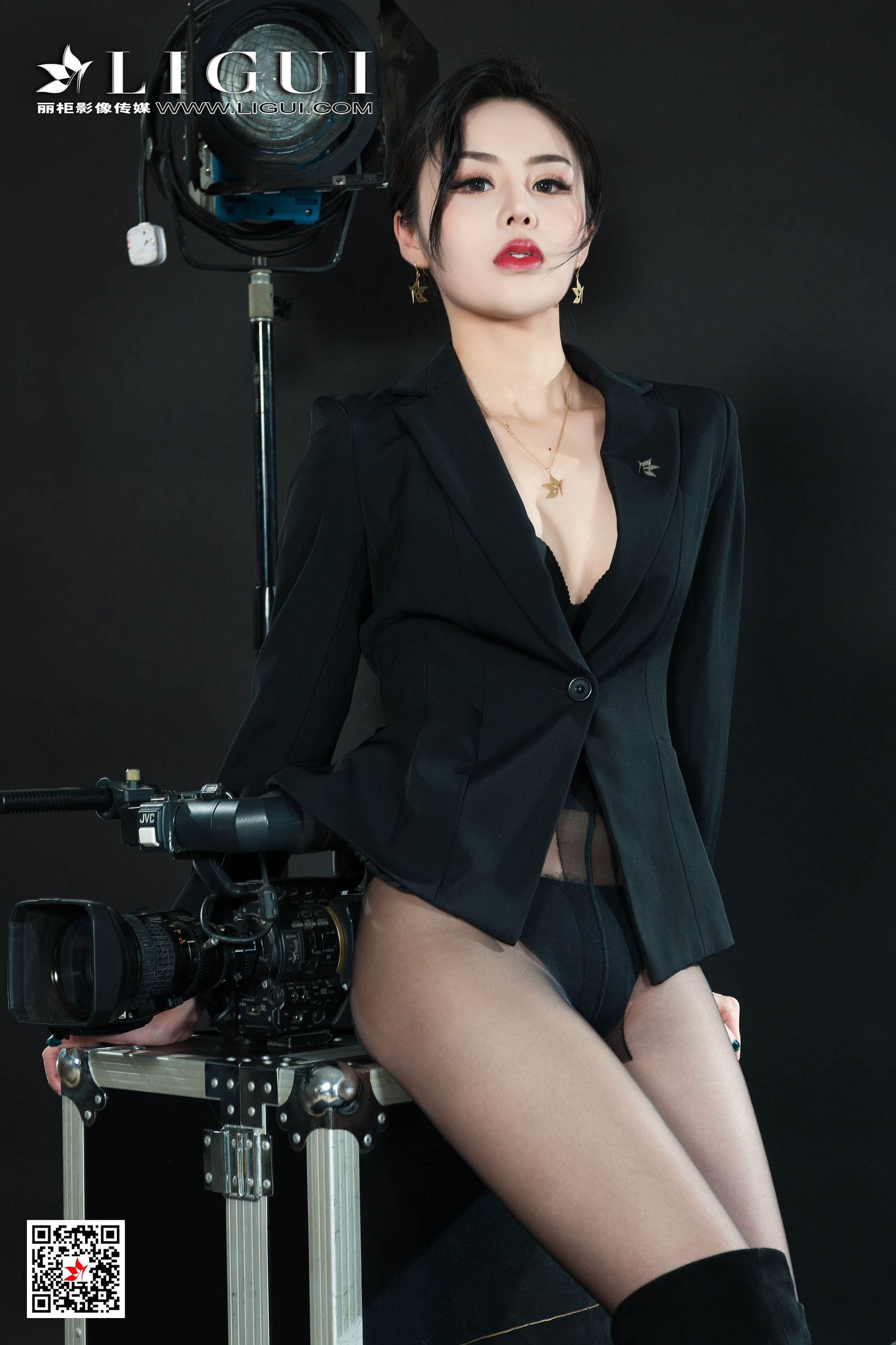 腿模凉儿《黑丝OL》 [丽柜Ligui] 网络丽人 写真集