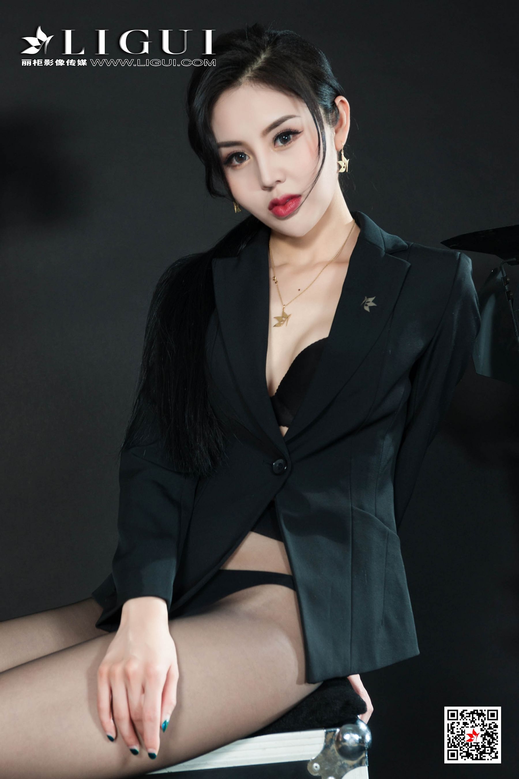 腿模凉儿《黑丝OL》 [丽柜Ligui] 网络丽人 写真集