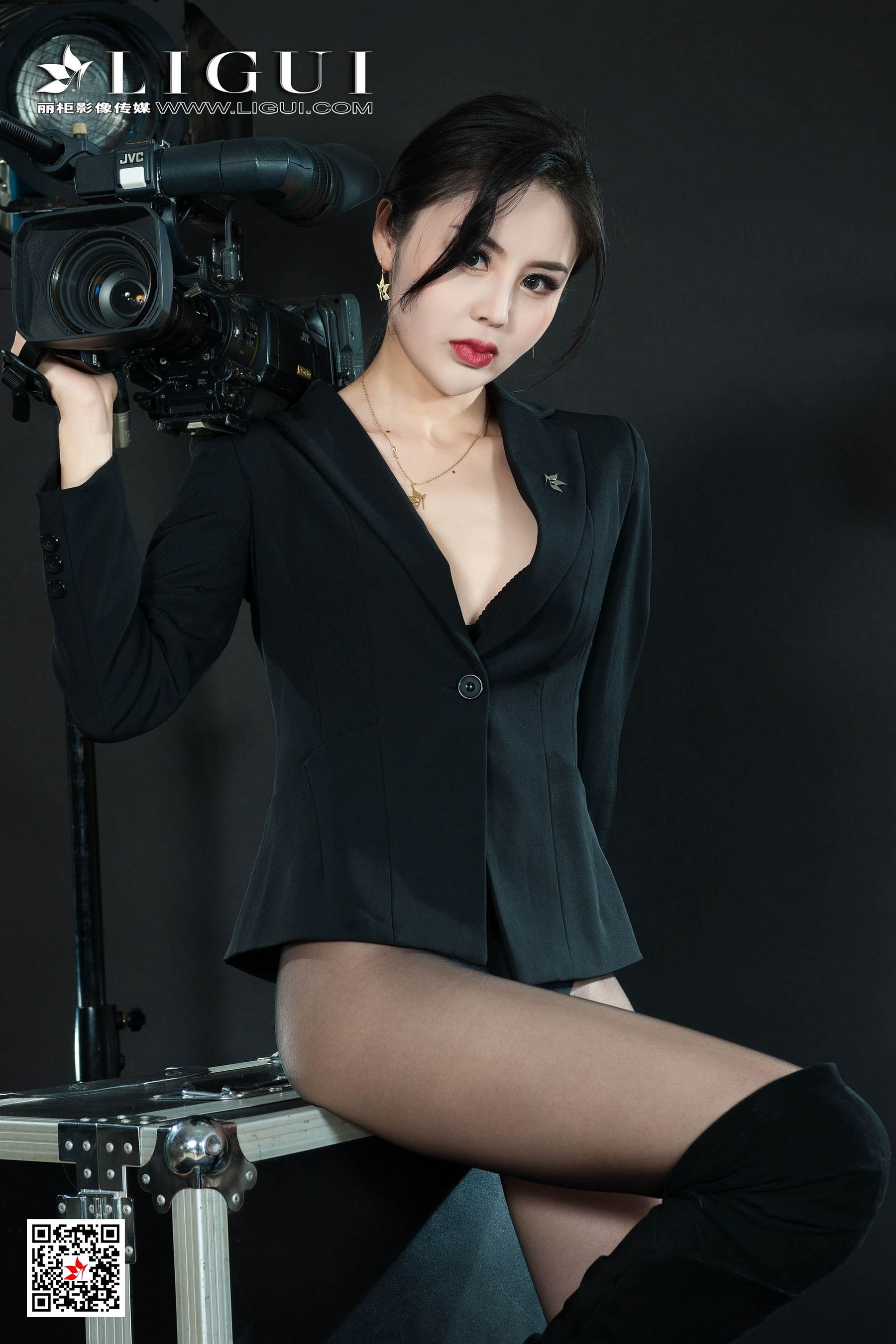 腿模凉儿《黑丝OL》 [丽柜Ligui] 网络丽人 写真集