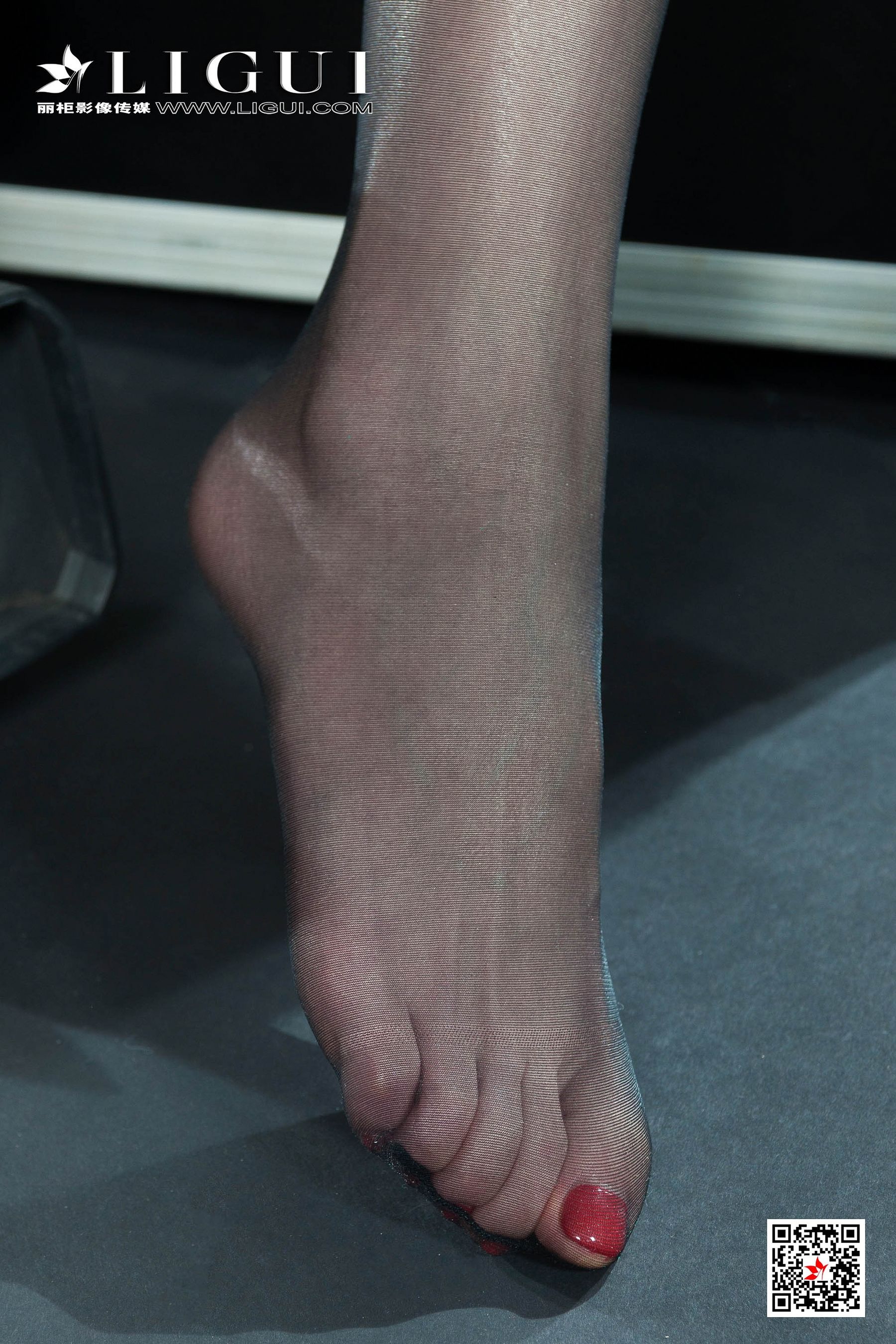 腿模凉儿《黑丝OL》 [丽柜Ligui] 网络丽人 写真集