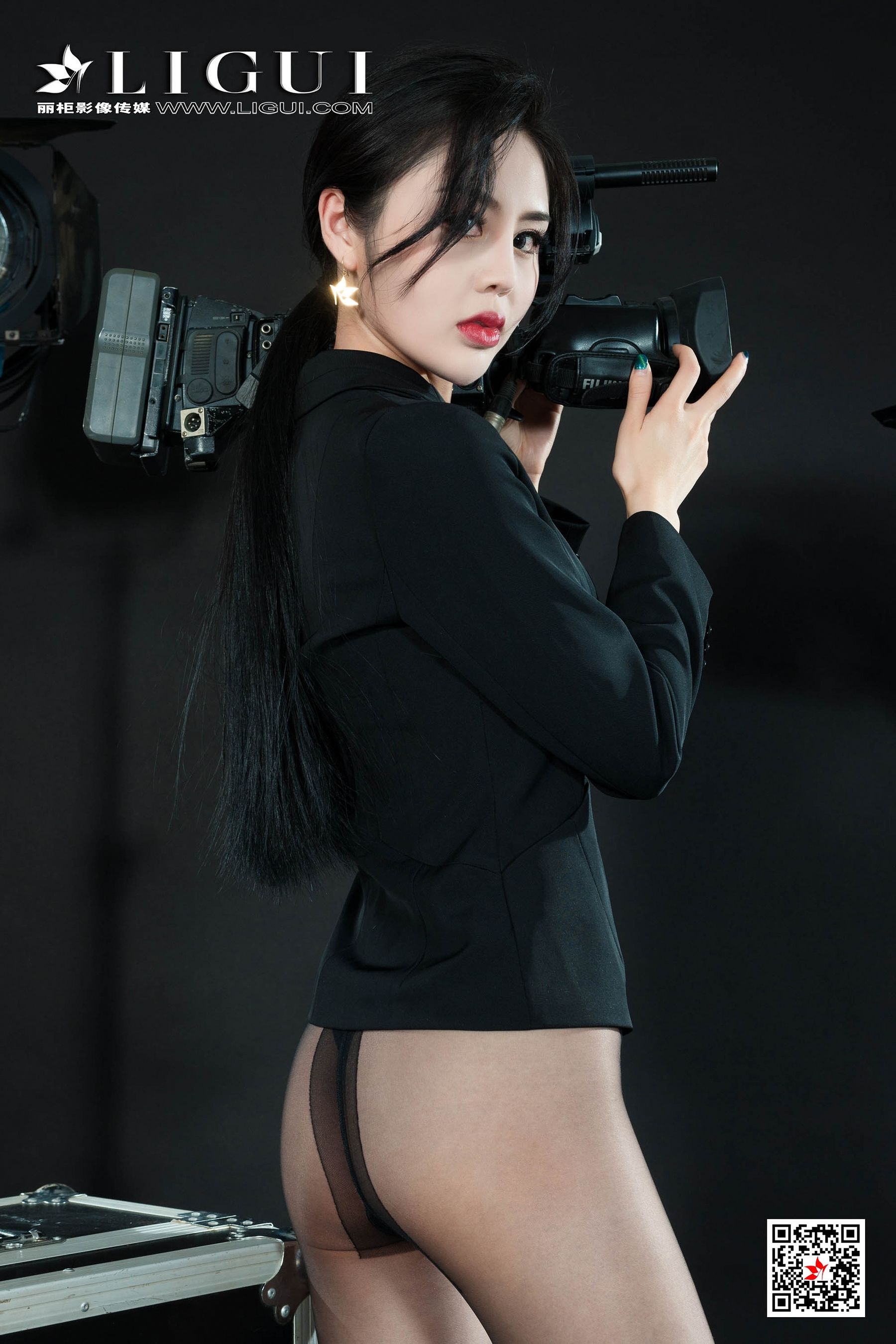 腿模凉儿《黑丝OL》 [丽柜Ligui] 网络丽人 写真集