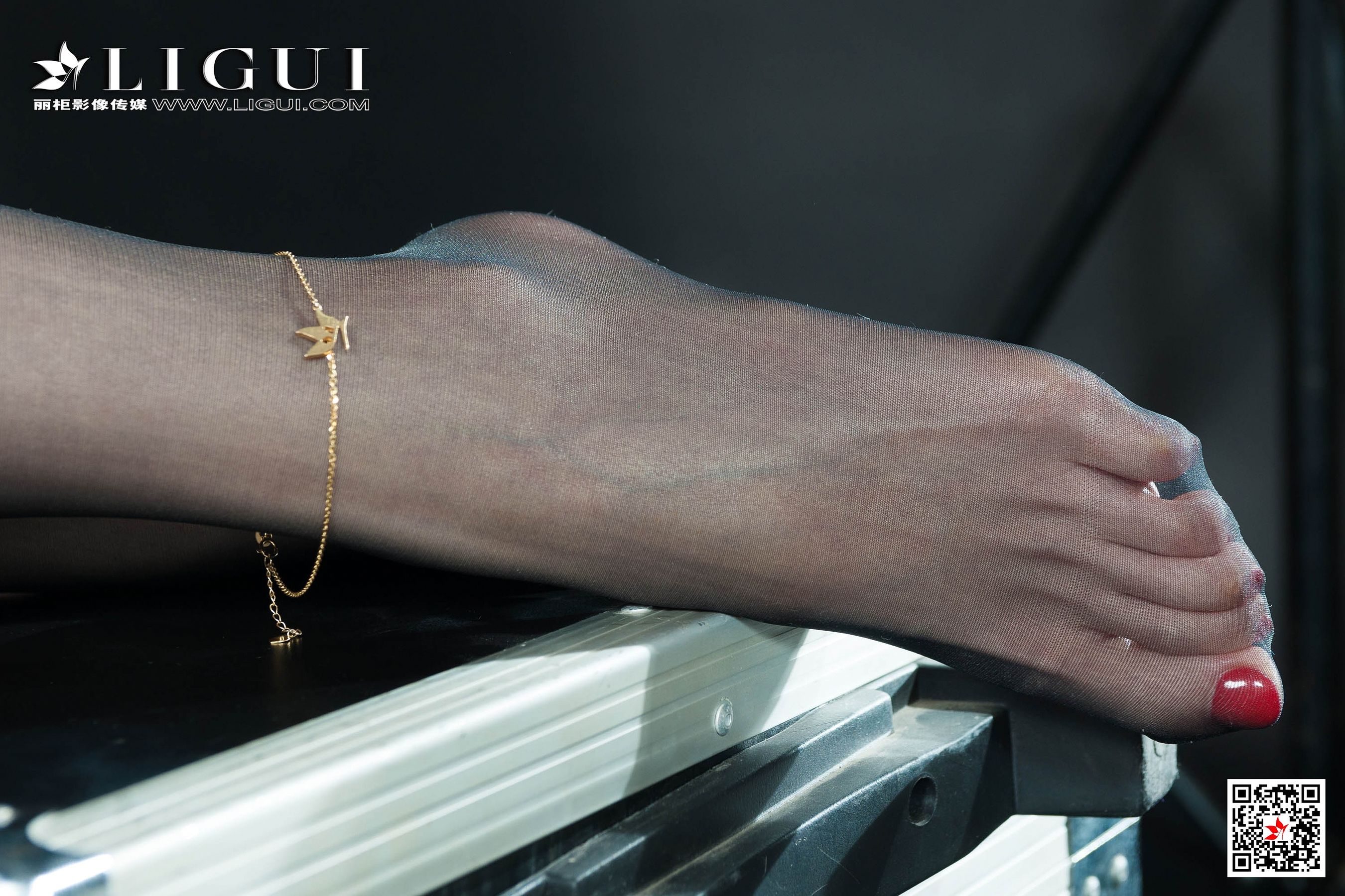 腿模凉儿《黑丝OL》 [丽柜Ligui] 网络丽人 写真集