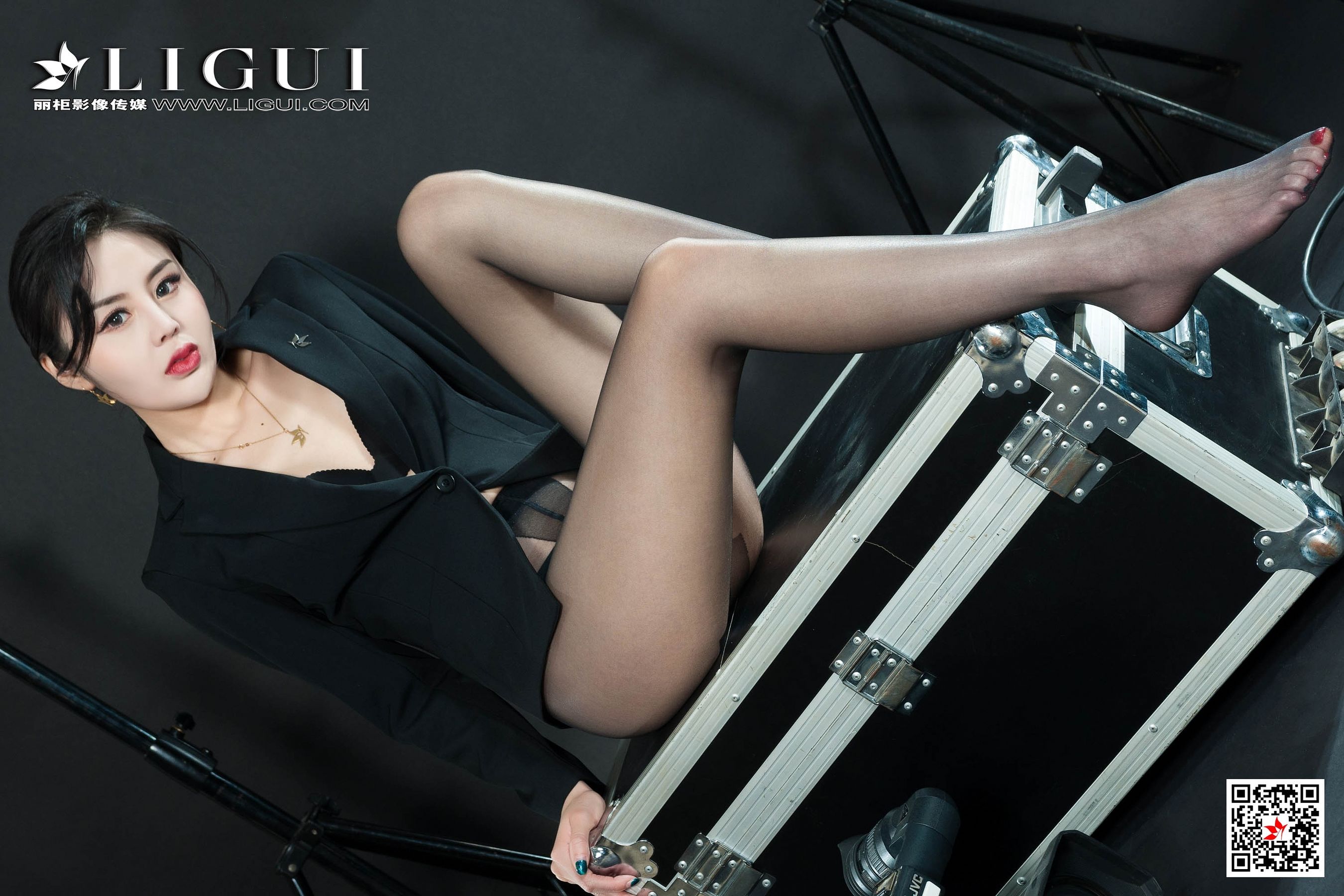 腿模凉儿《黑丝OL》 [丽柜Ligui] 网络丽人 写真集