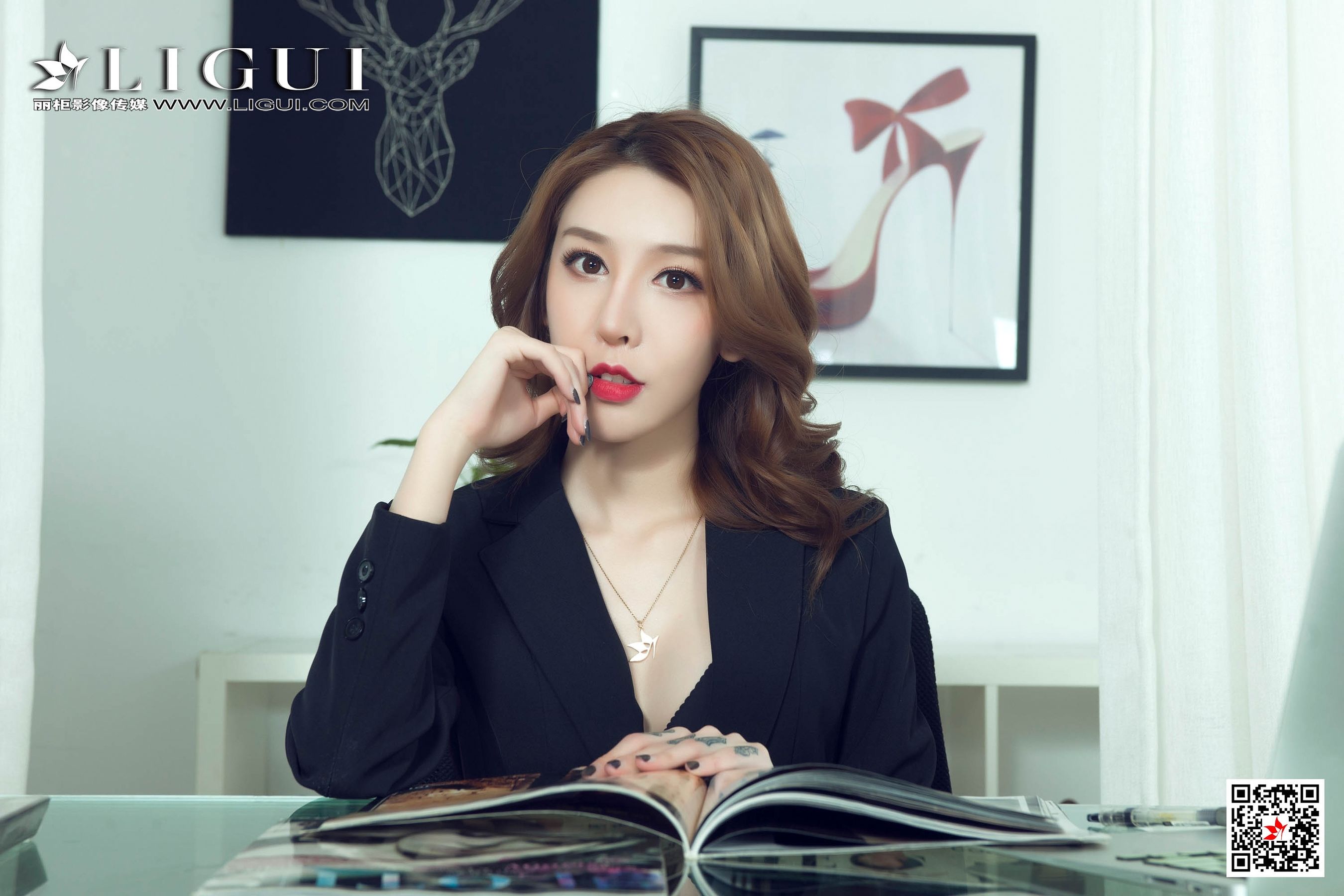 腿模兔子《极品黑丝OL御姐》 [丽柜Ligui] 网络丽人 写真集