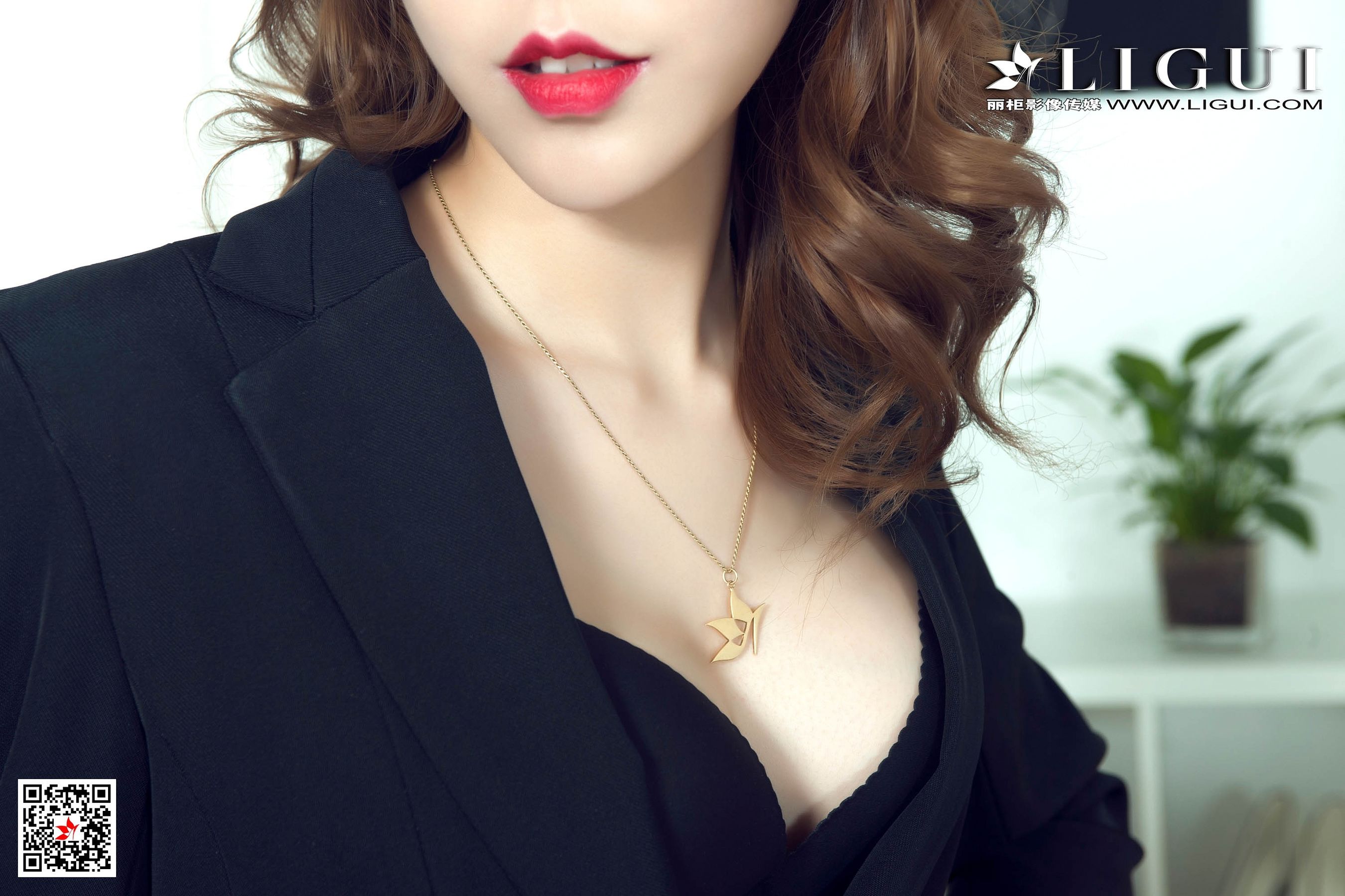 腿模兔子《极品黑丝OL御姐》 [丽柜Ligui] 网络丽人 写真集