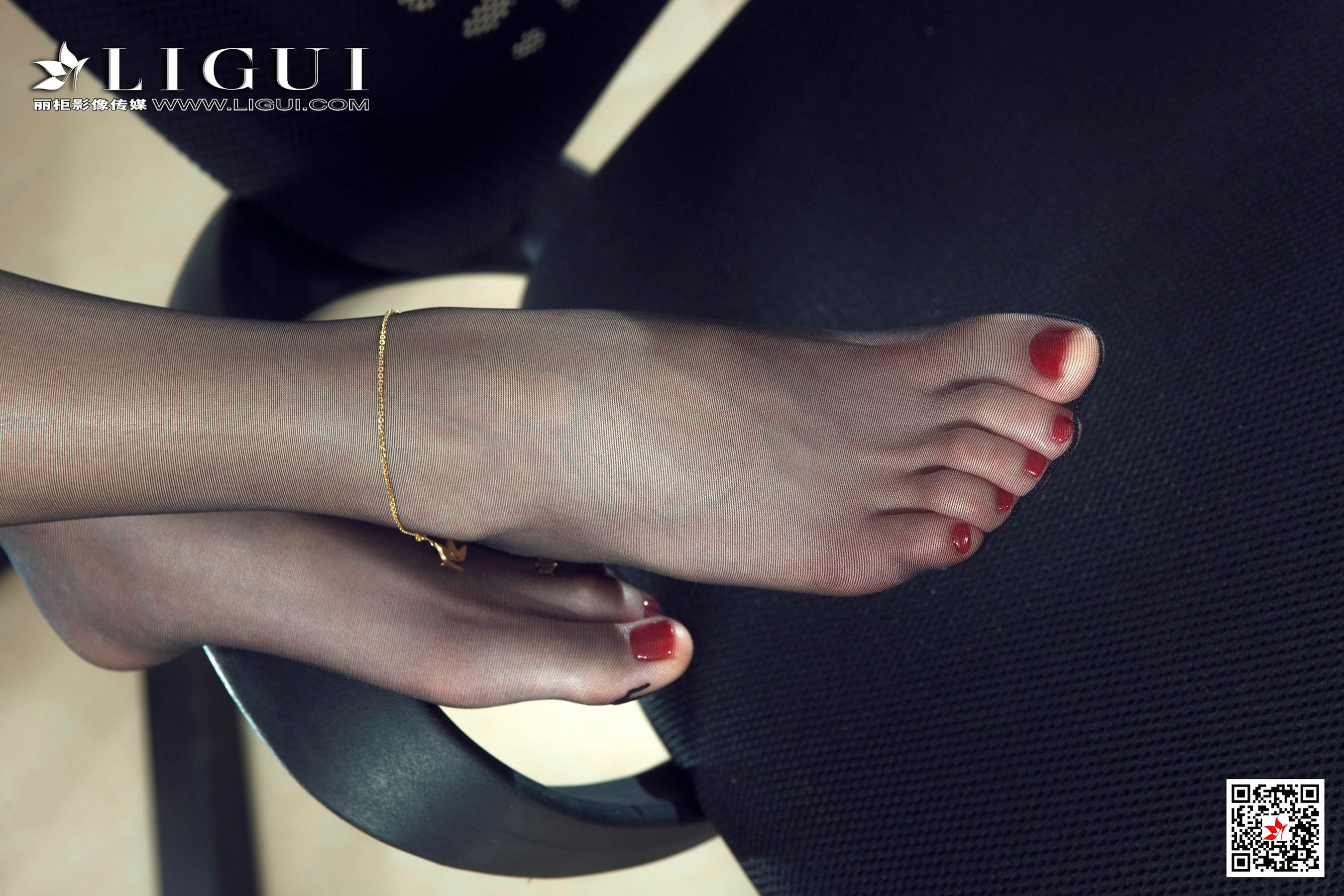 腿模兔子《极品黑丝OL御姐》 [丽柜Ligui] 网络丽人 写真集