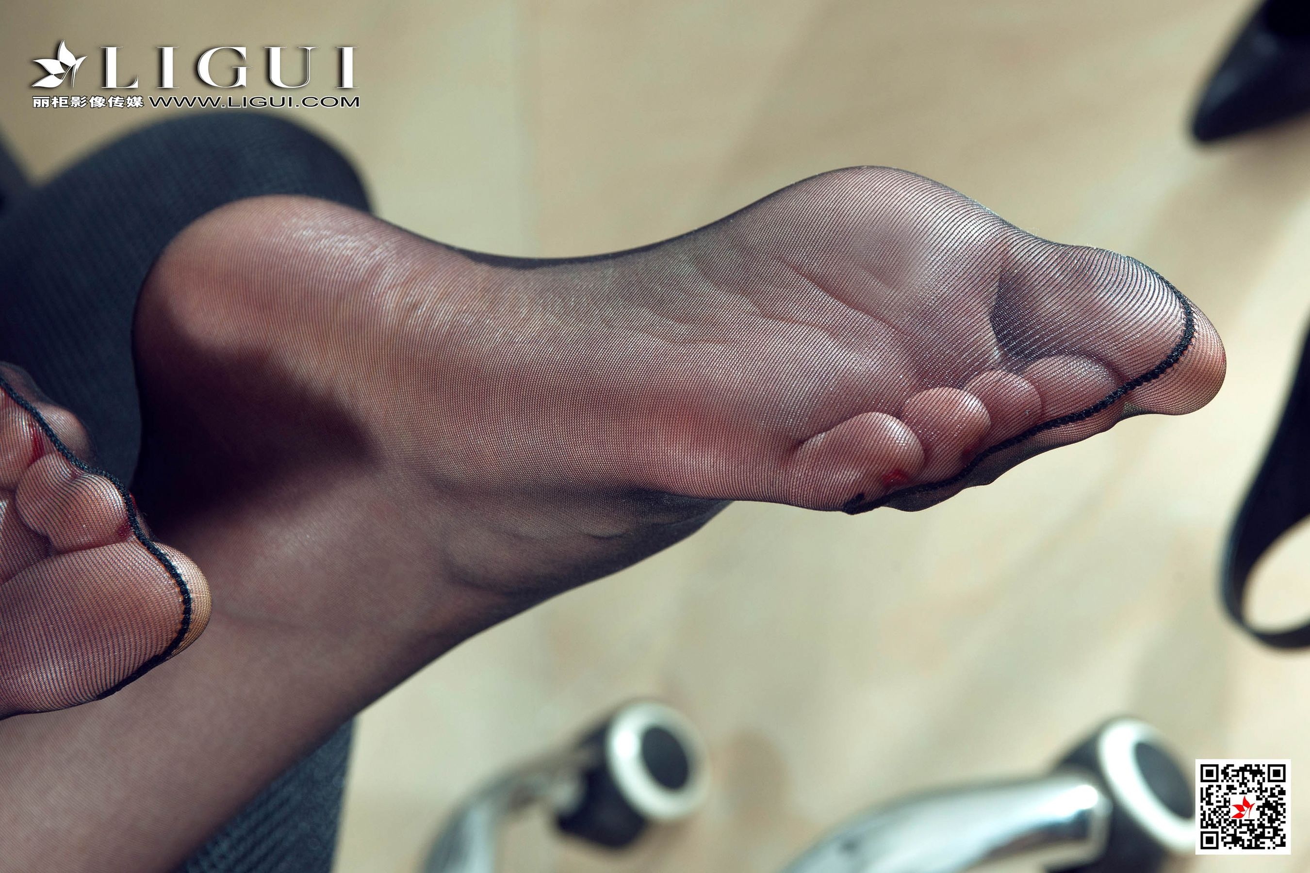 腿模兔子《极品黑丝OL御姐》 [丽柜Ligui] 网络丽人 写真集