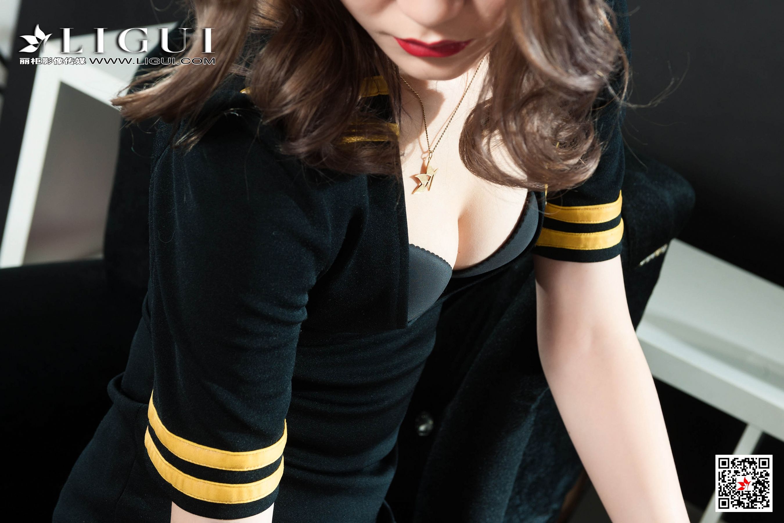 腿模璇璇《黑丝空姐制服》 [丽柜Ligui] 网络丽人 写真集