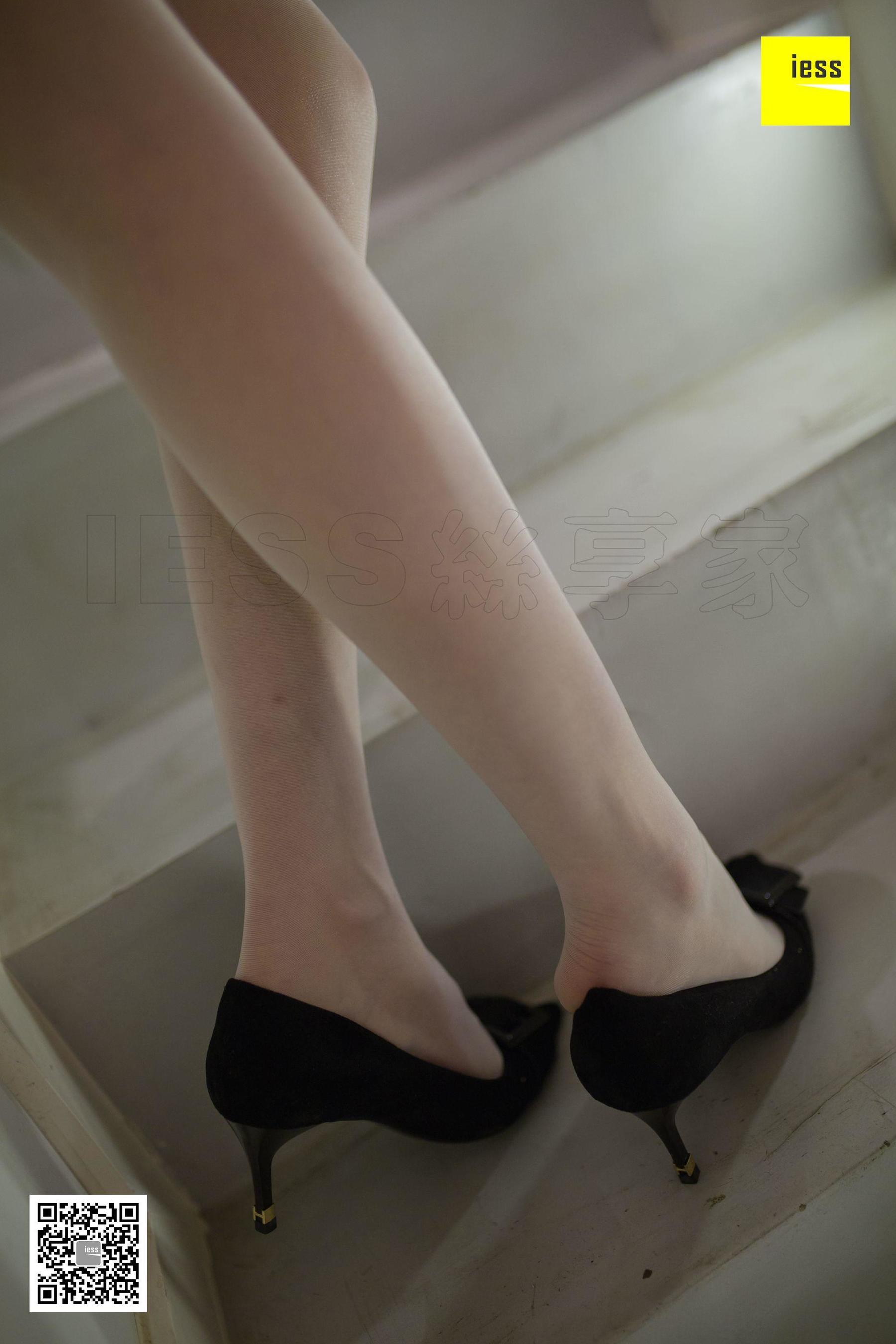 腿模喵姐 《喵姐霸气黑白配》[异思趣向IESS] 丝袜美腿写真集