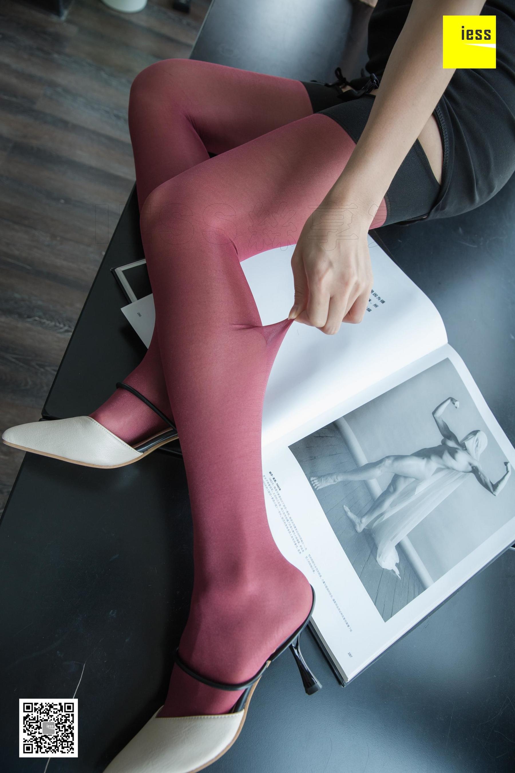 腿模小羽 《初六小羽红丝溜溜》 [异思趣向IESS] 丝袜美腿写真集