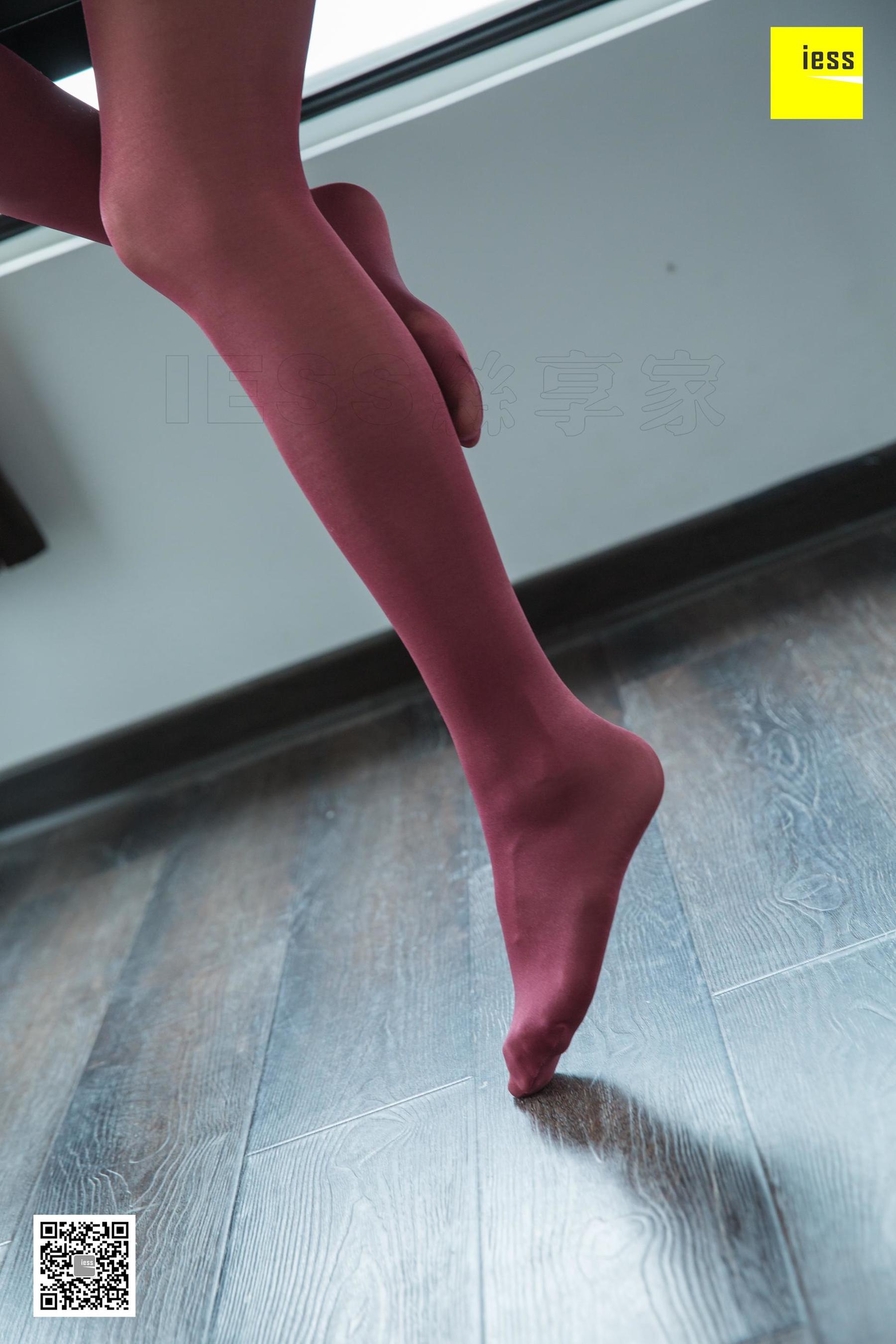 腿模小羽 《初六小羽红丝溜溜》 [异思趣向IESS] 丝袜美腿写真集