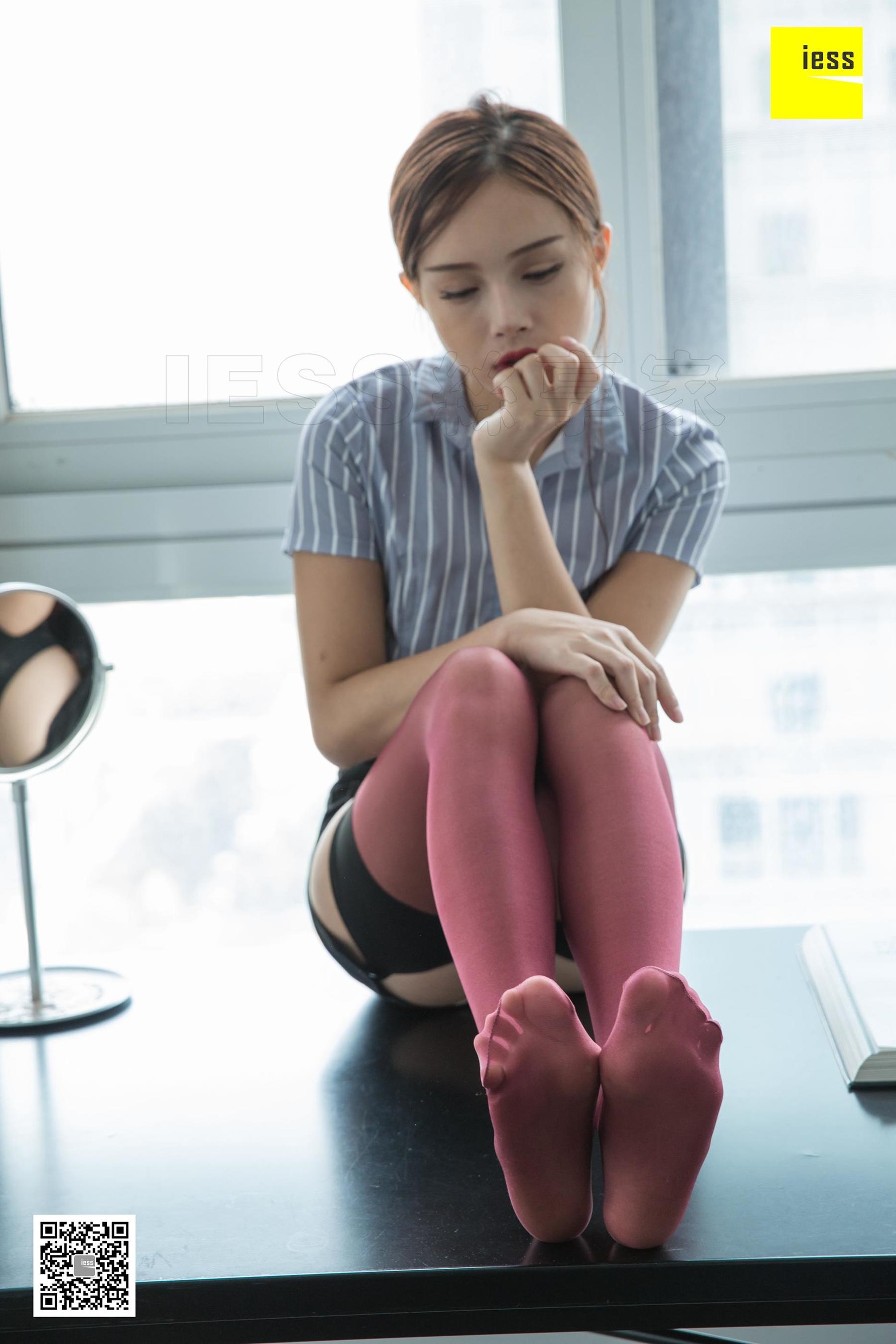 腿模小羽 《初六小羽红丝溜溜》 [异思趣向IESS] 丝袜美腿写真集