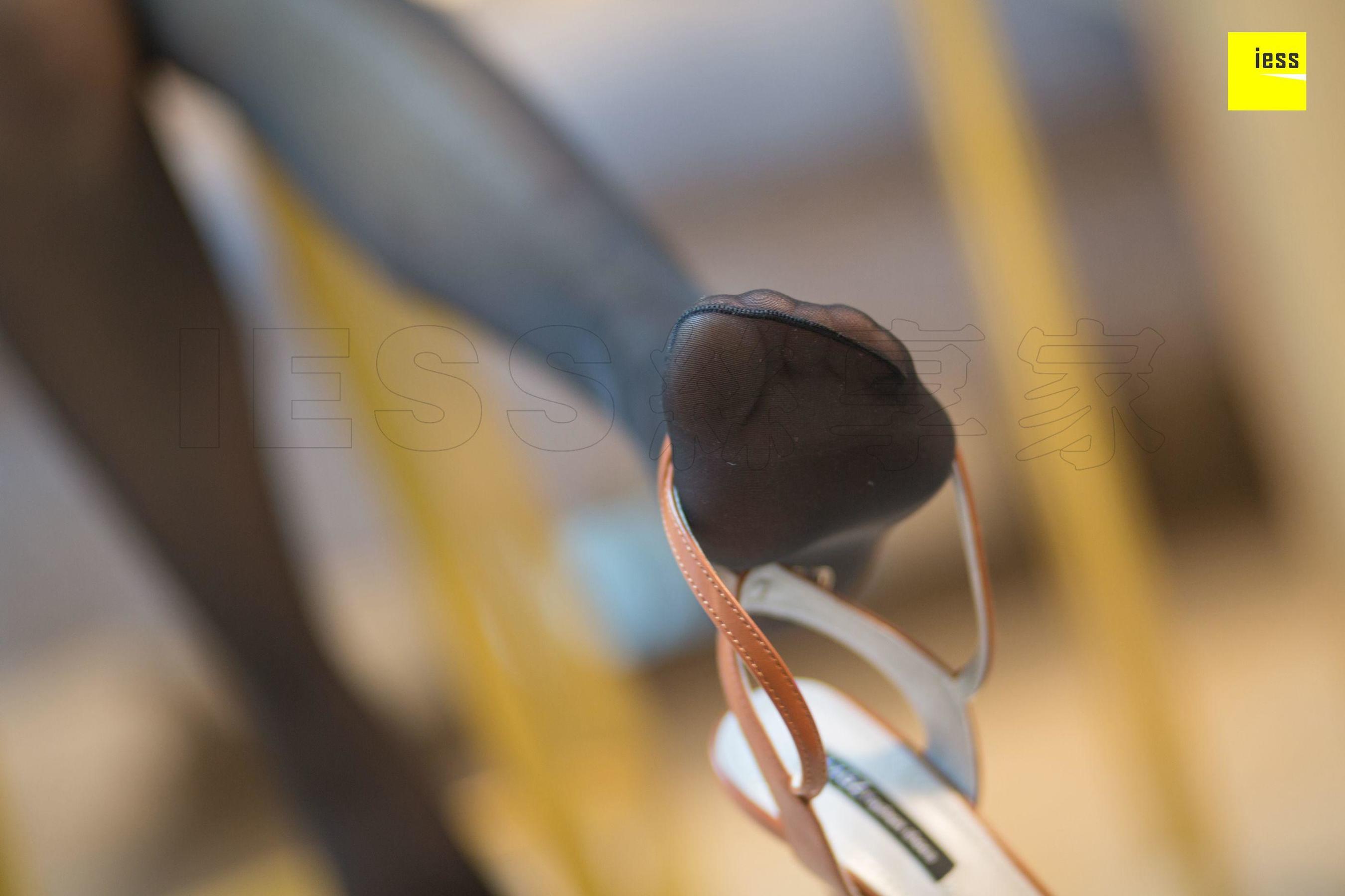 腿模小韩 《小韩初尝黑丝》[异思趣向IESS] 写真集