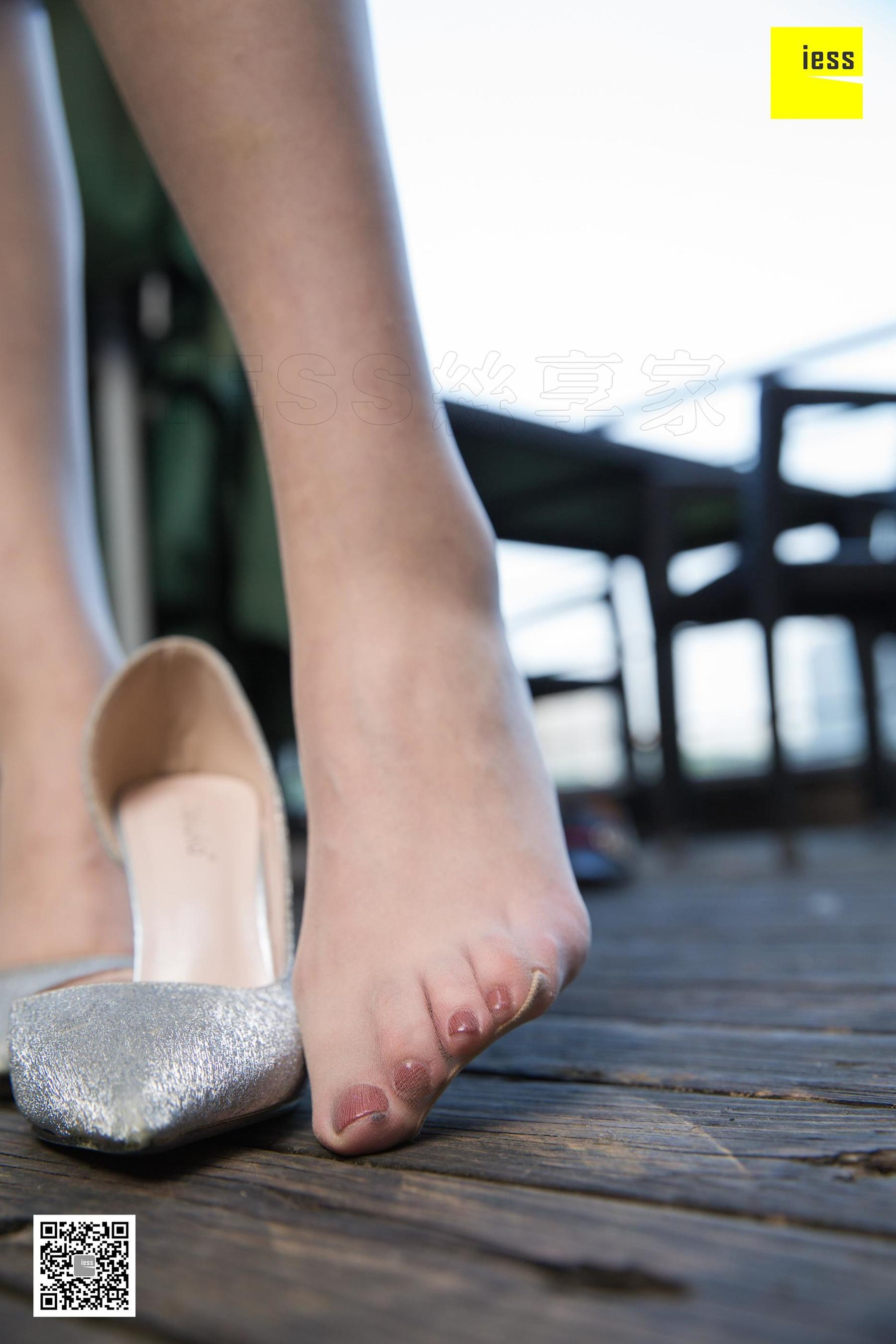 腿模紫紫 《花开好光景》[异思趣向IESS] 丝袜美腿写真集