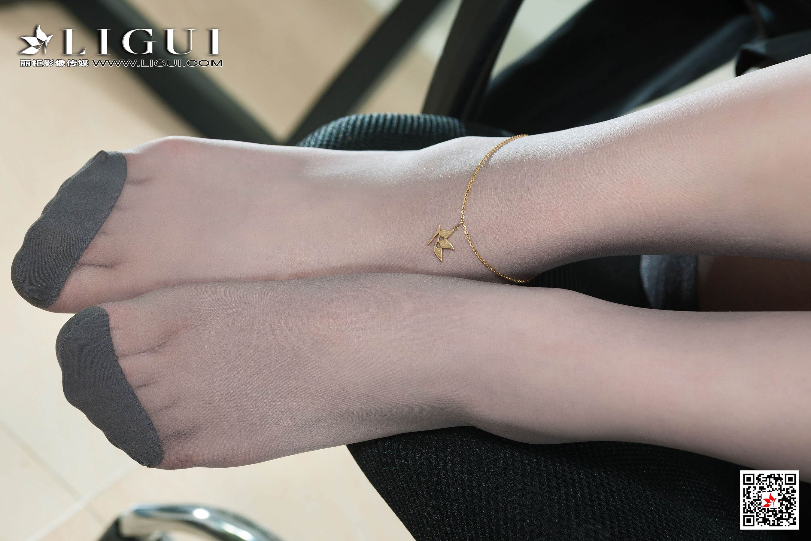 腿模思航《灰丝OL女郎》 [丽柜Ligui] 网络丽人 写真集