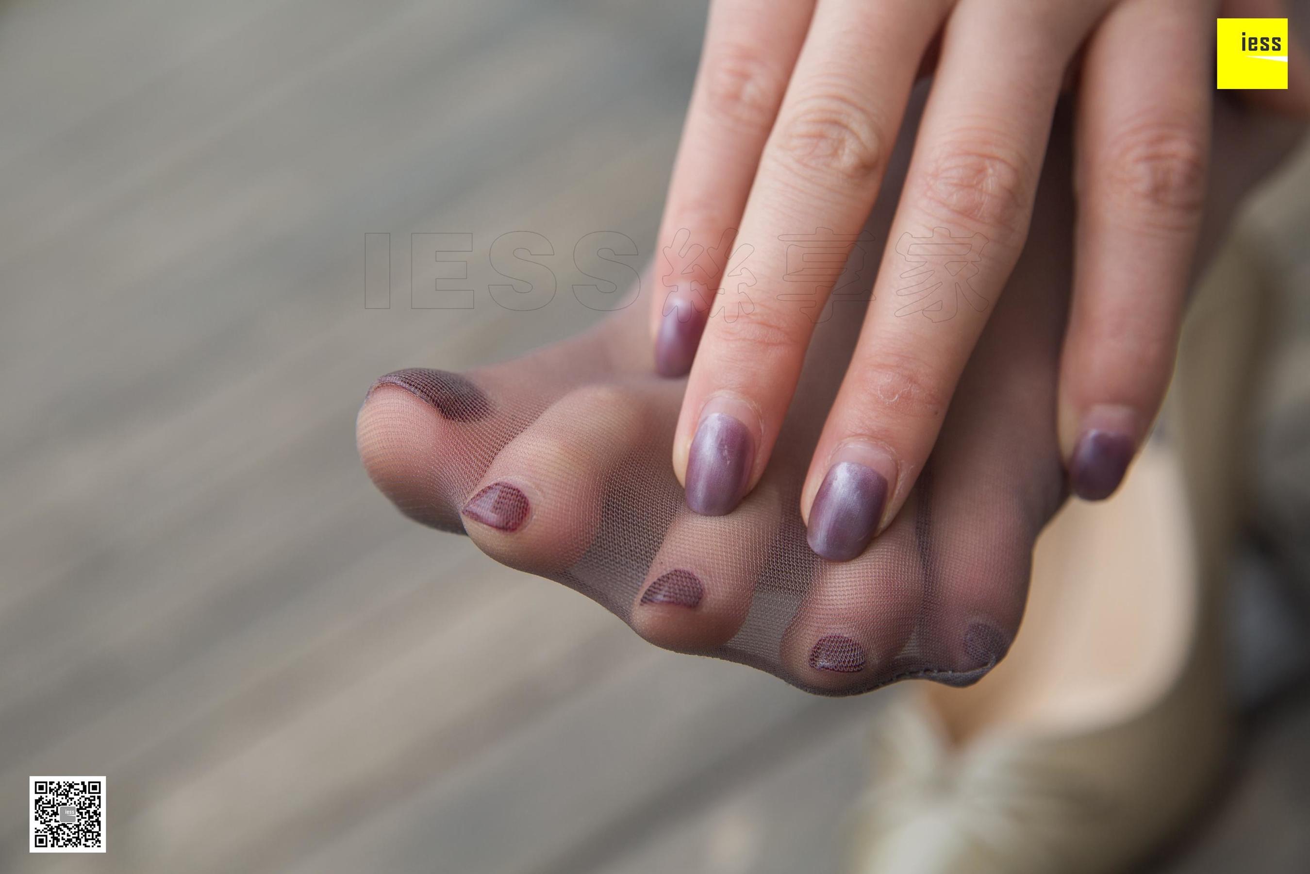 模特九妹 《被风吹乱的头发》美腿街拍 [异思趣向IESS] 写真集