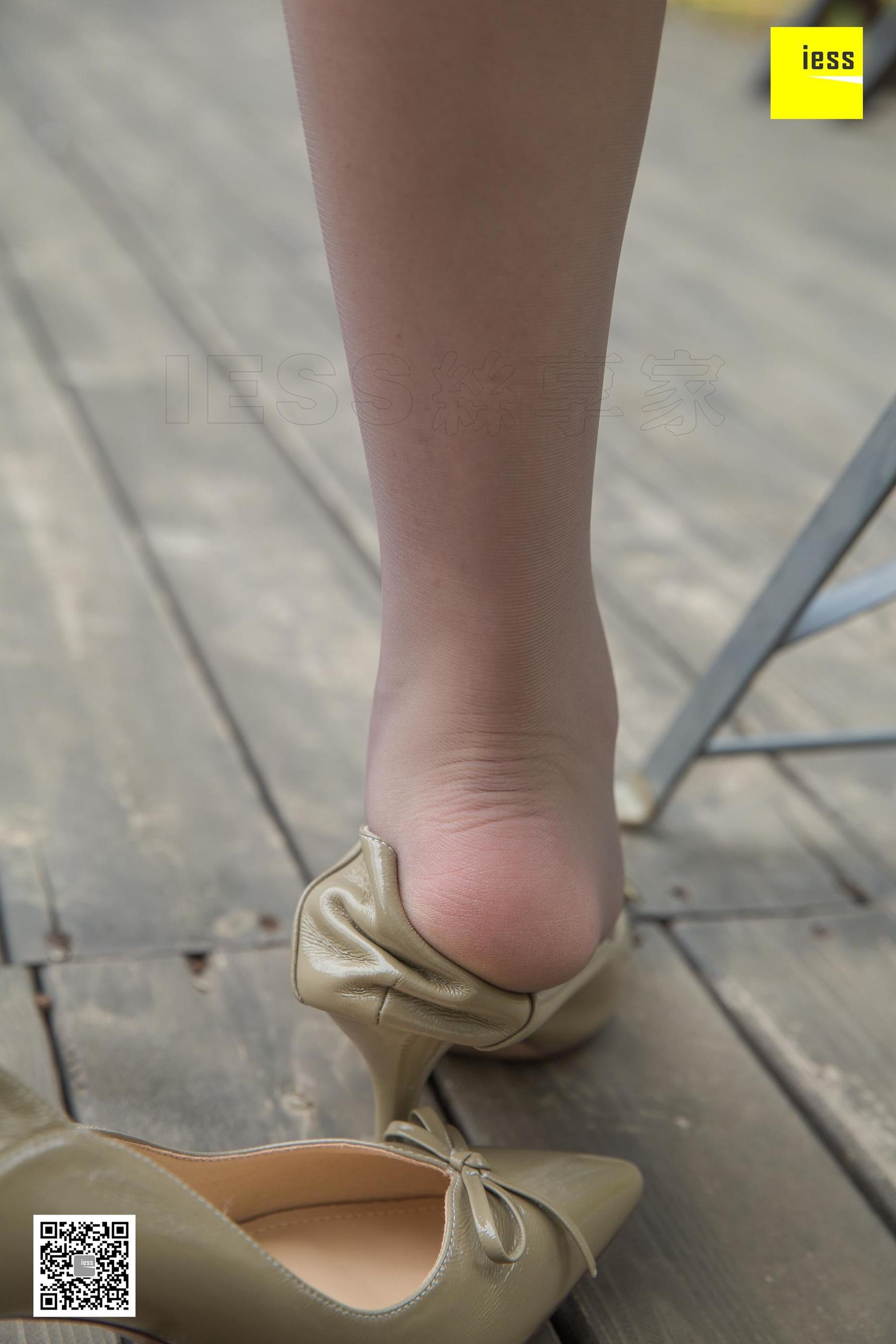 模特九妹 《被风吹乱的头发》美腿街拍 [异思趣向IESS] 写真集