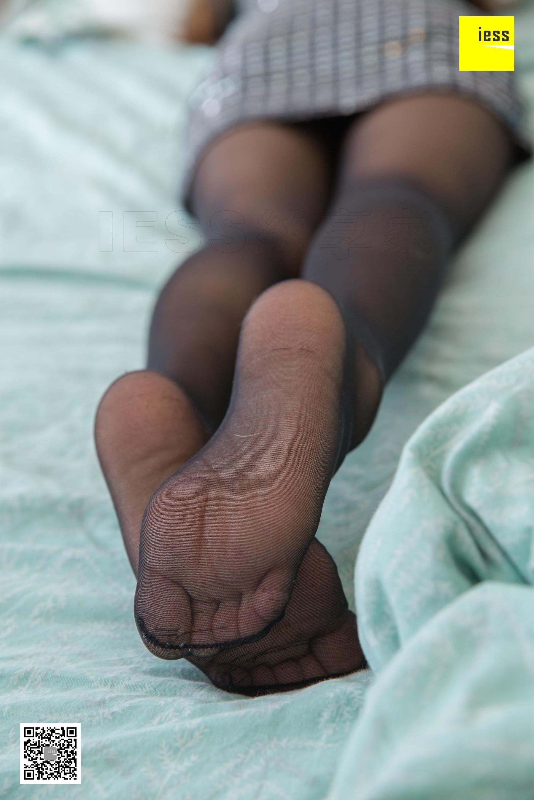 模特小韩 《小韩皇冠女神范》黑丝美脚 [异思趣向IESS] 写真集