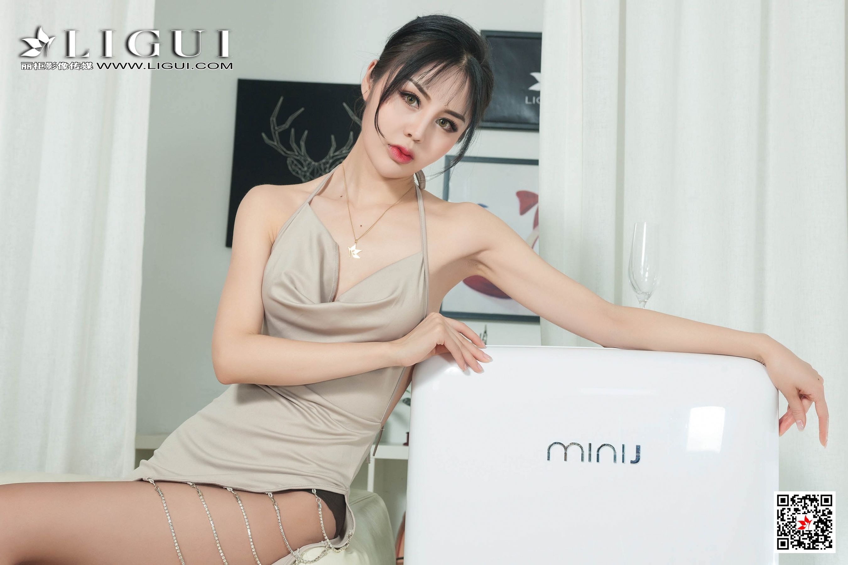 凉儿《黑丝贵美人》 [丽柜Ligui] 写真集