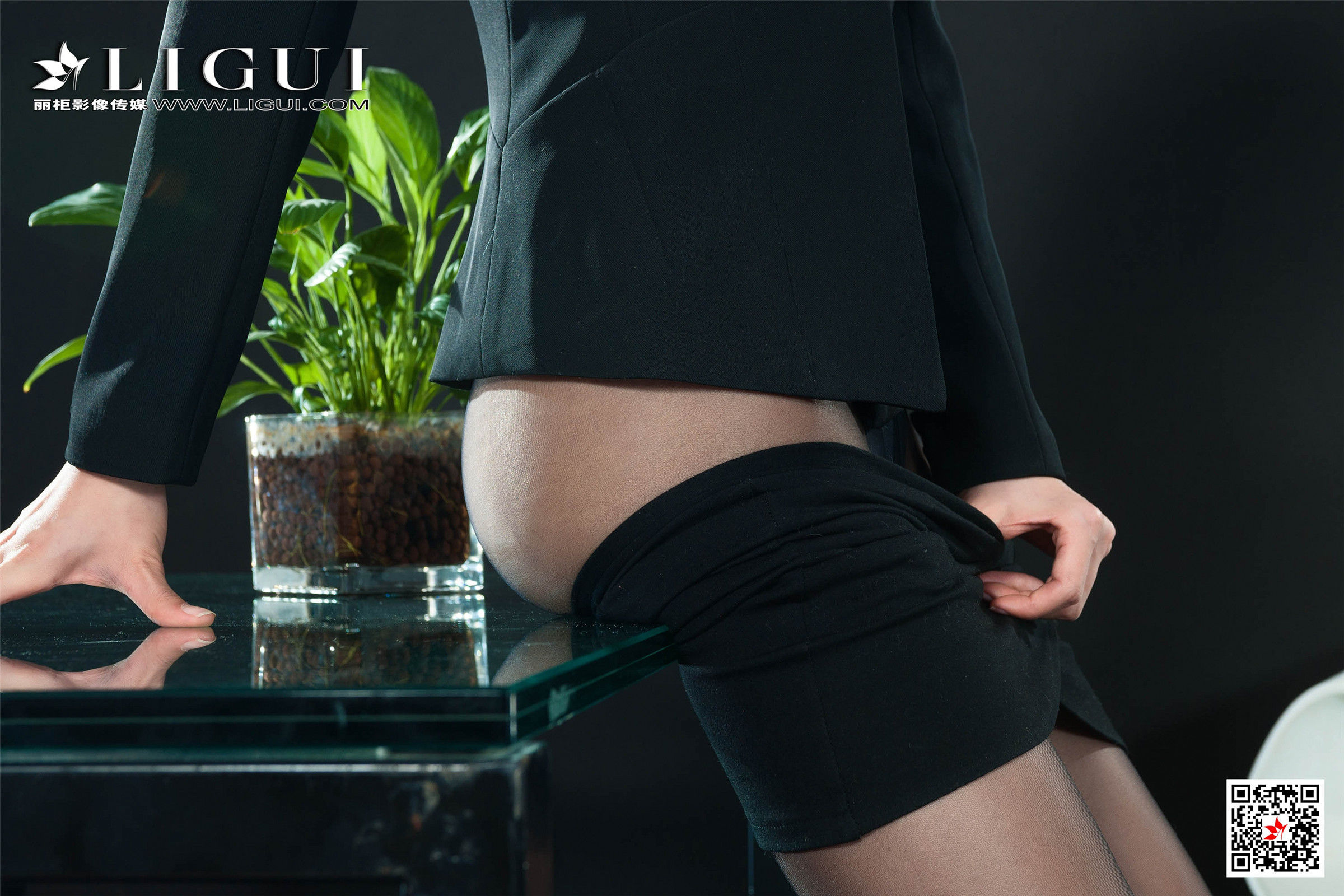 筱筱《黑丝诱人丝足》 [丽柜Ligui] 网络丽人 写真集