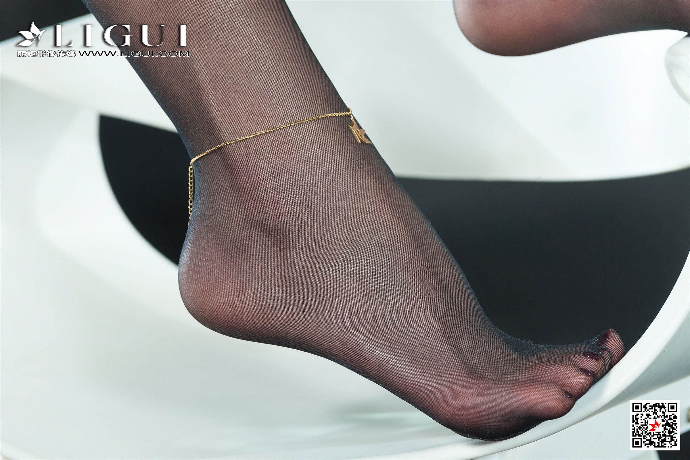 筱筱《黑丝诱人丝足》 [丽柜Ligui] 网络丽人 写真集
