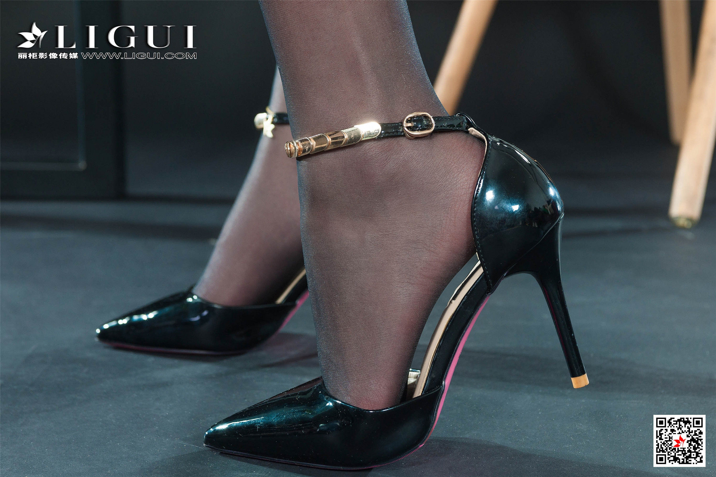 筱筱《黑丝诱人丝足》 [丽柜Ligui] 网络丽人 写真集
