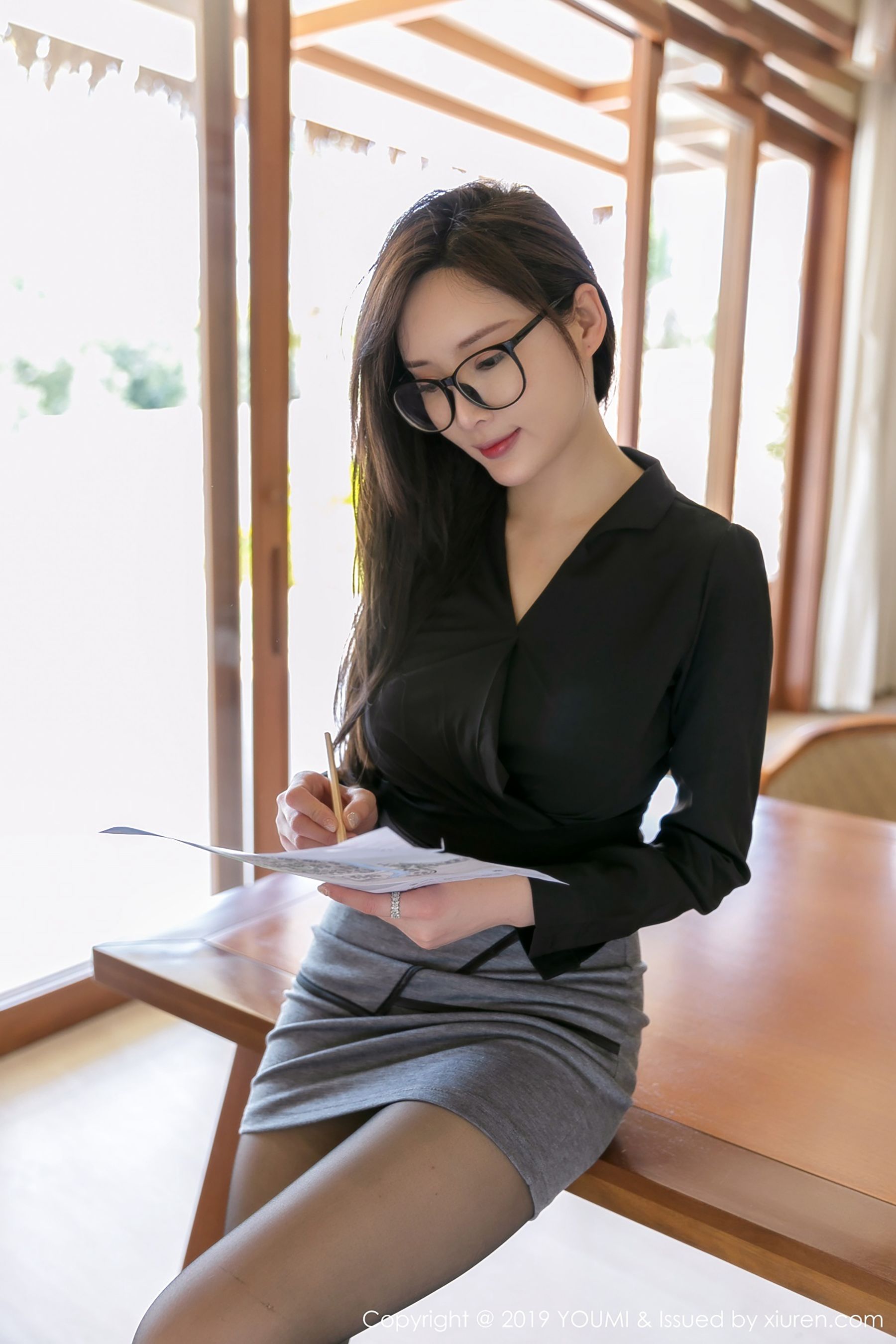 奶瓶土肥圆矮挫丑黑穷《秘书OL角色扮演》 [尤蜜荟YouMi] Vol.290 写真集