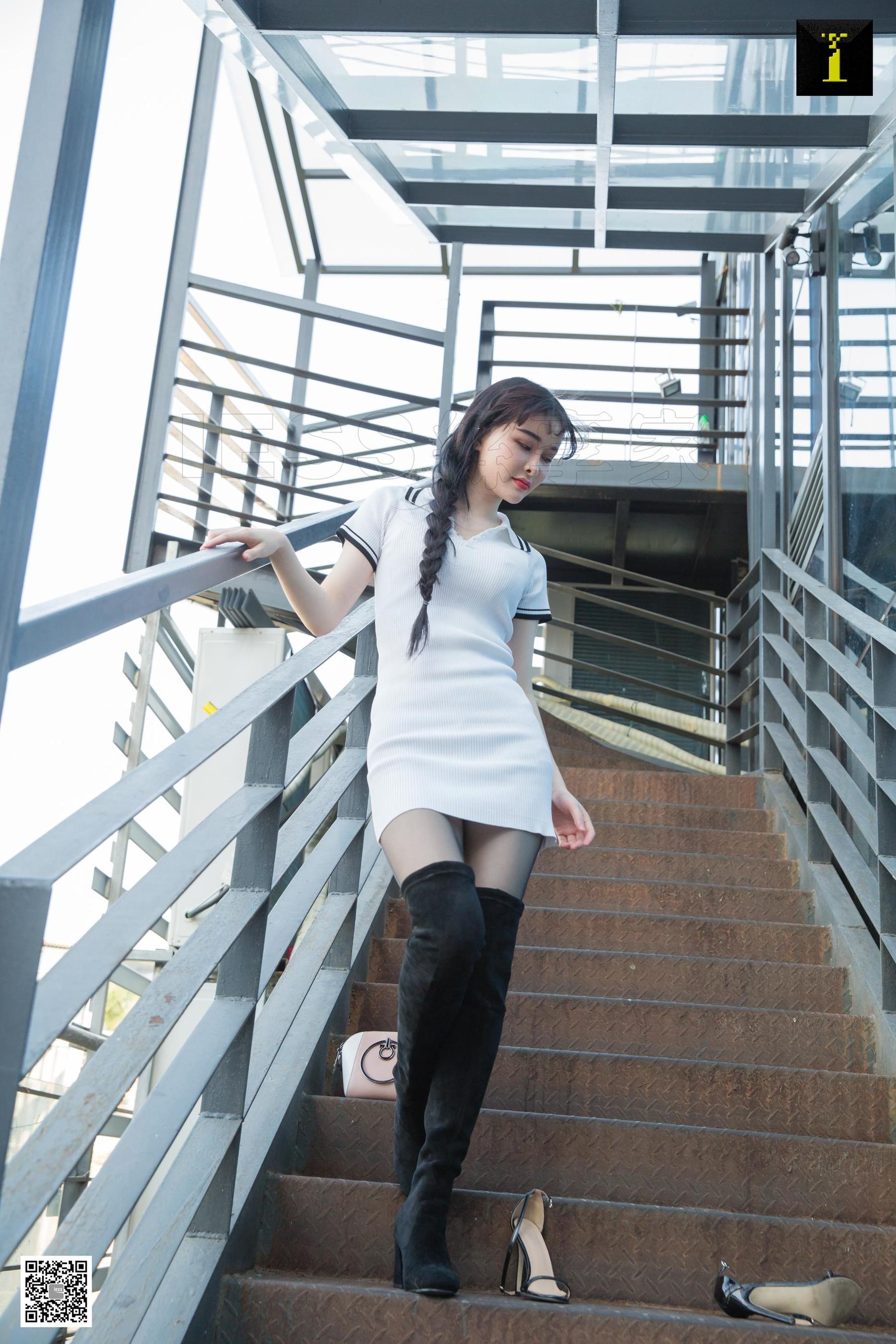 模特喵姐《喵姐教你穿一字凉鞋》 [异思趣向IESS] 美腿玉足写真集