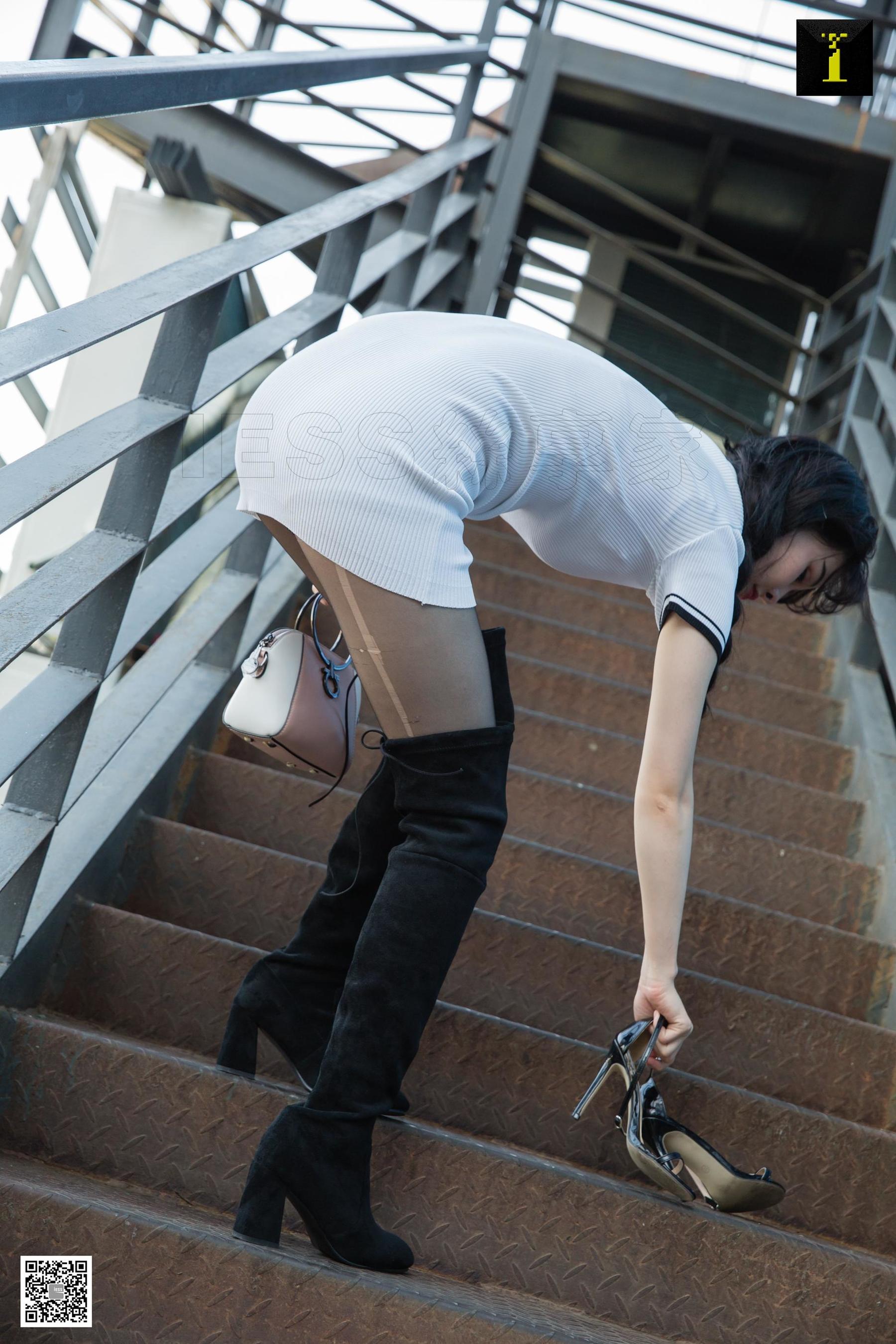 模特喵姐《喵姐教你穿一字凉鞋》 [异思趣向IESS] 美腿玉足写真集