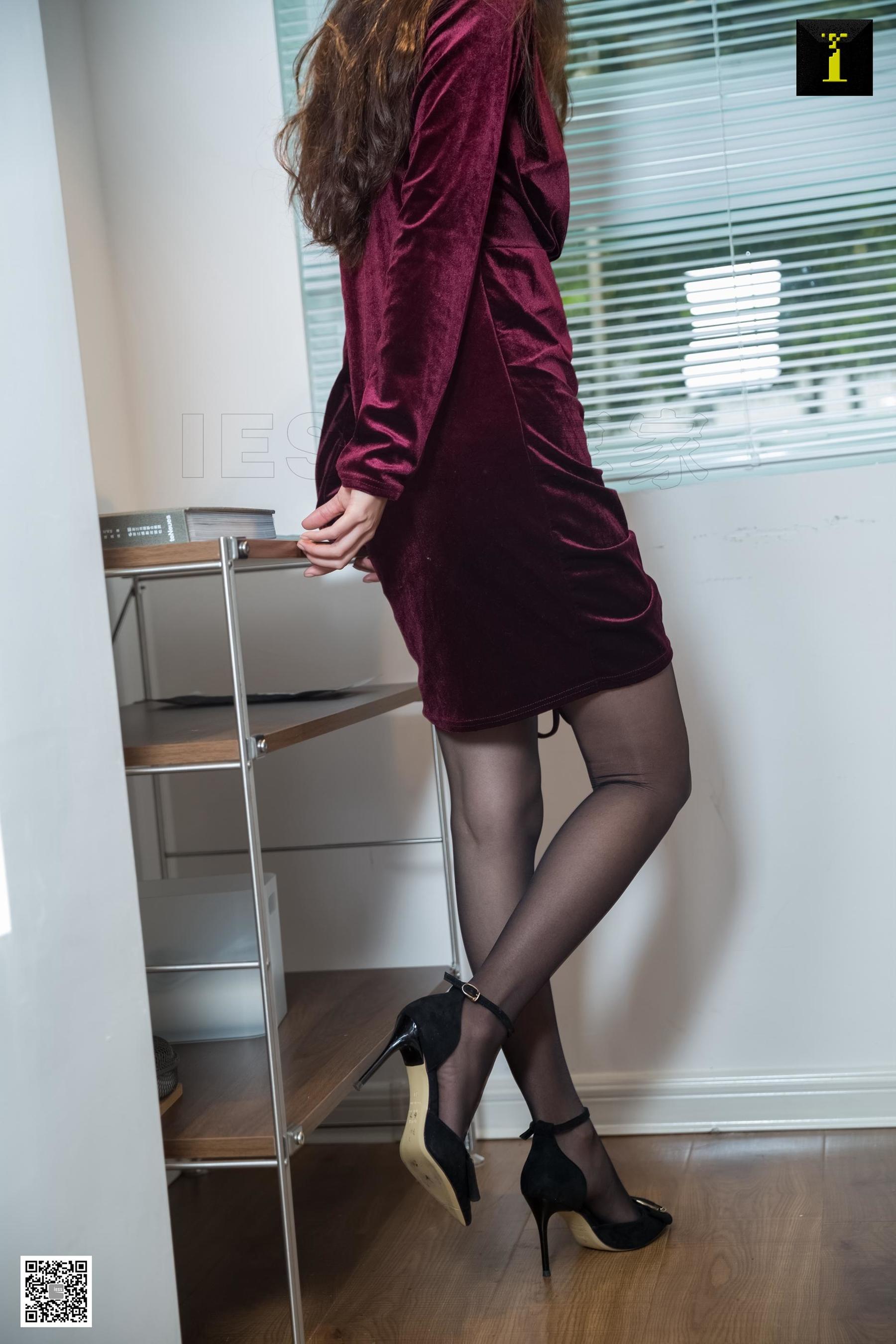 模特婉萍《小媚娘婉萍》 [异思趣向IESS] 丝袜美腿写真集