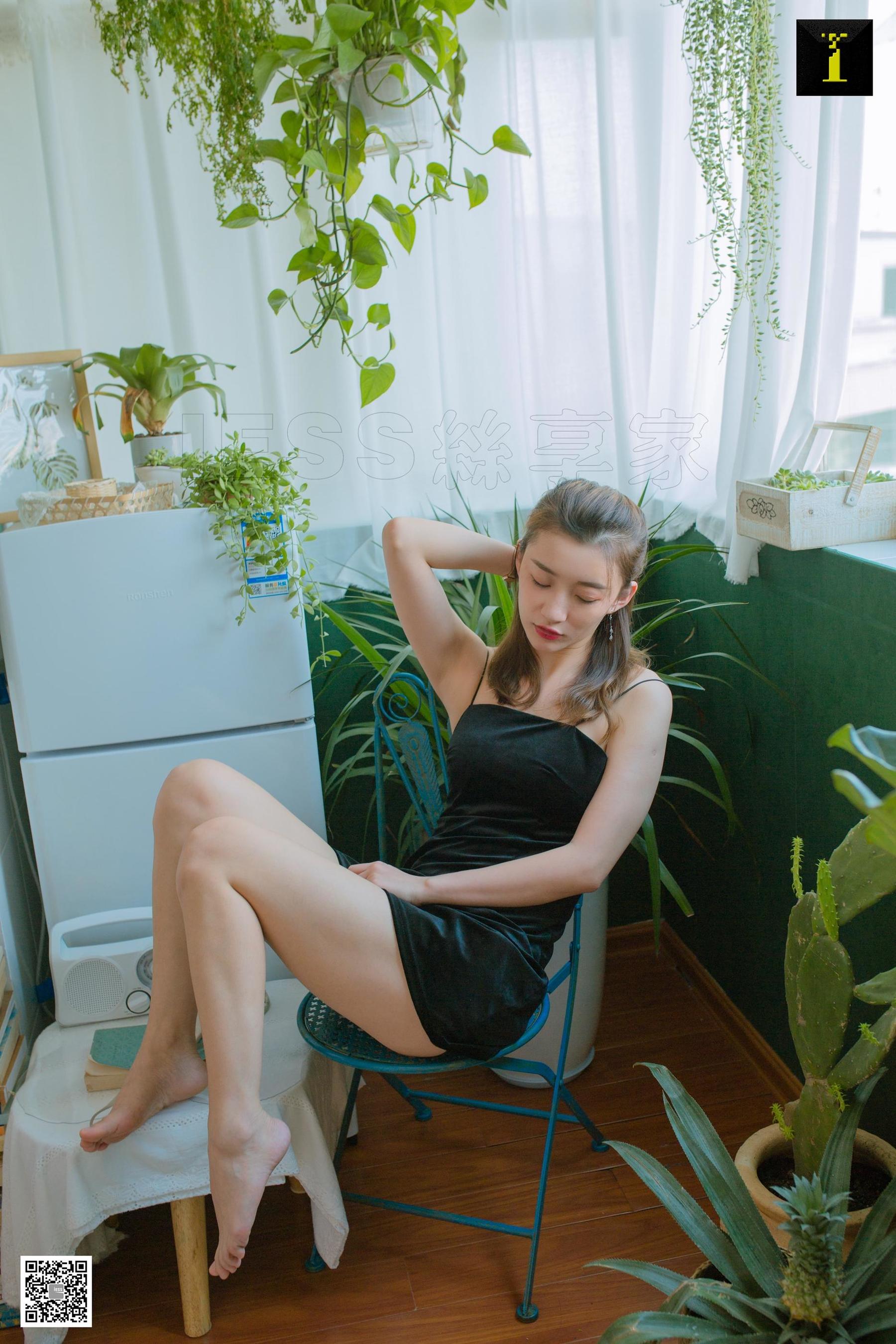 模特秋秋《秋姐文艺范儿》 [异思趣向IESS] 美腿丝足写真集