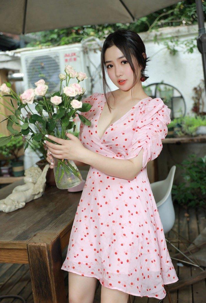 丰满辣妹蛋糕cake红色内衣人妻范十足