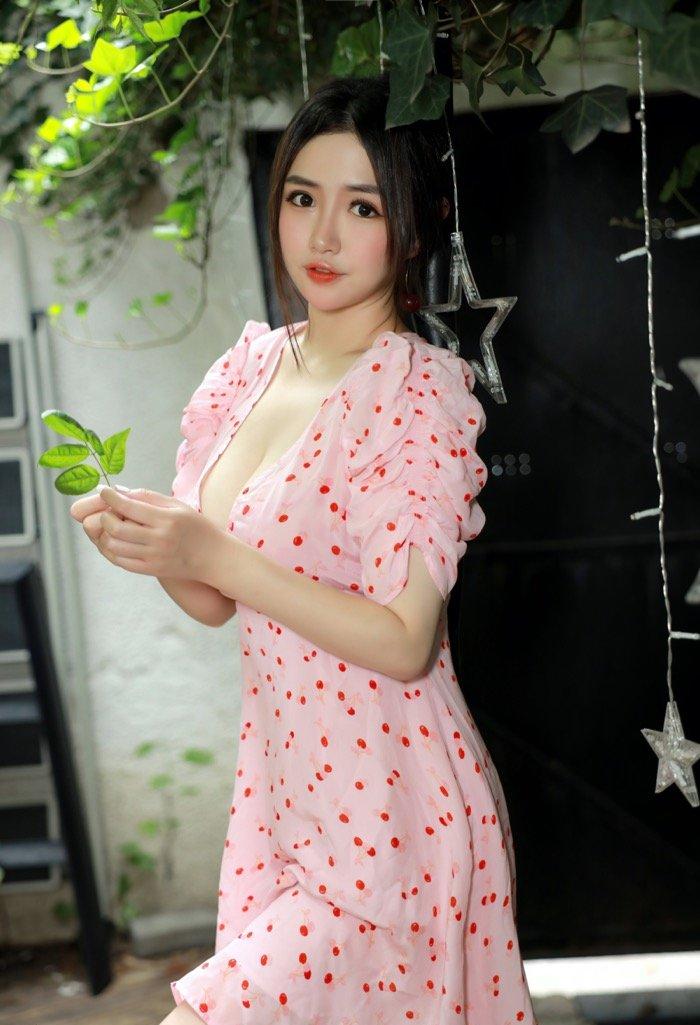 丰满辣妹蛋糕cake红色内衣人妻范十足