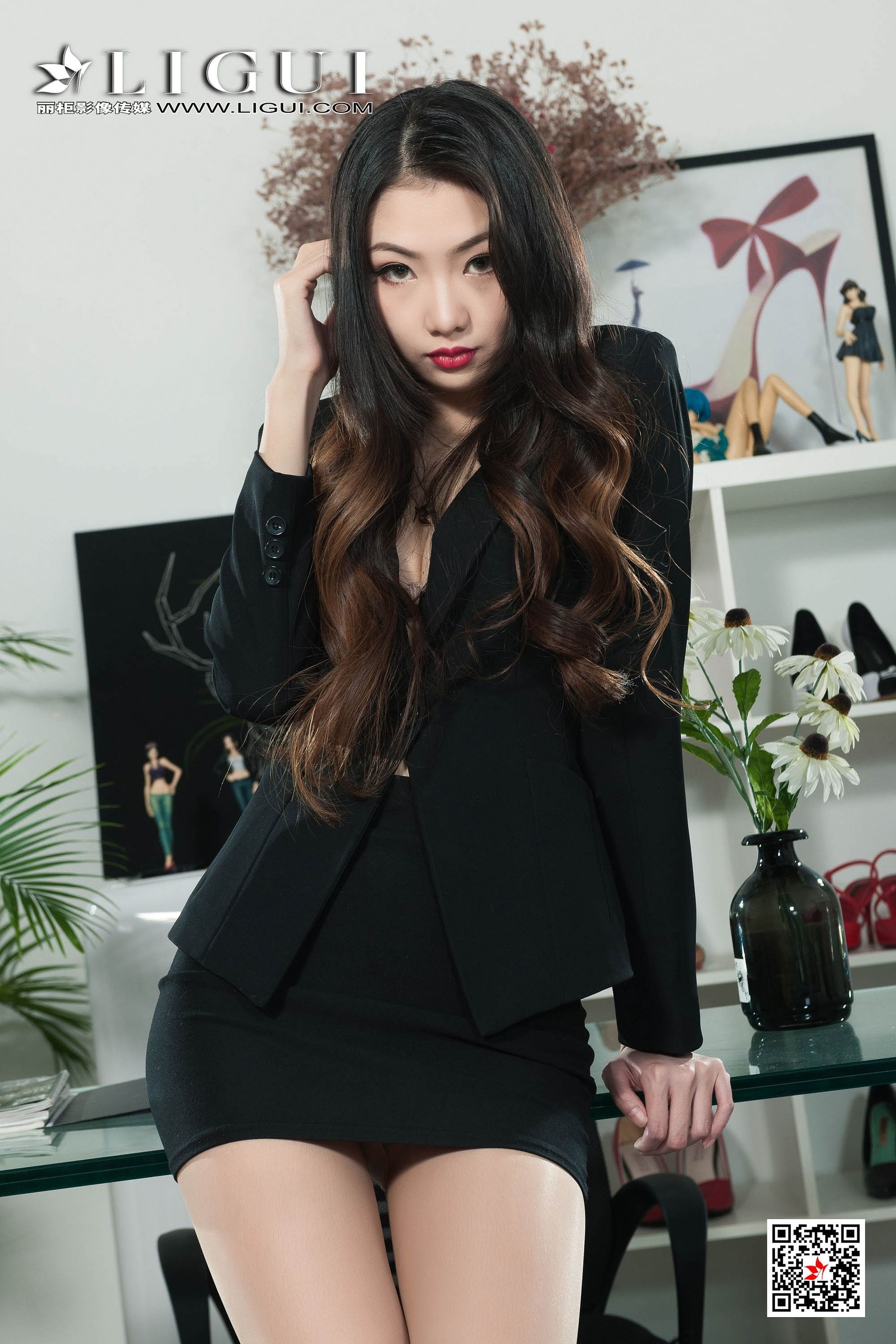 腿模鸭鸭《OL美腿丝足》 [丽柜Ligui] 写真集