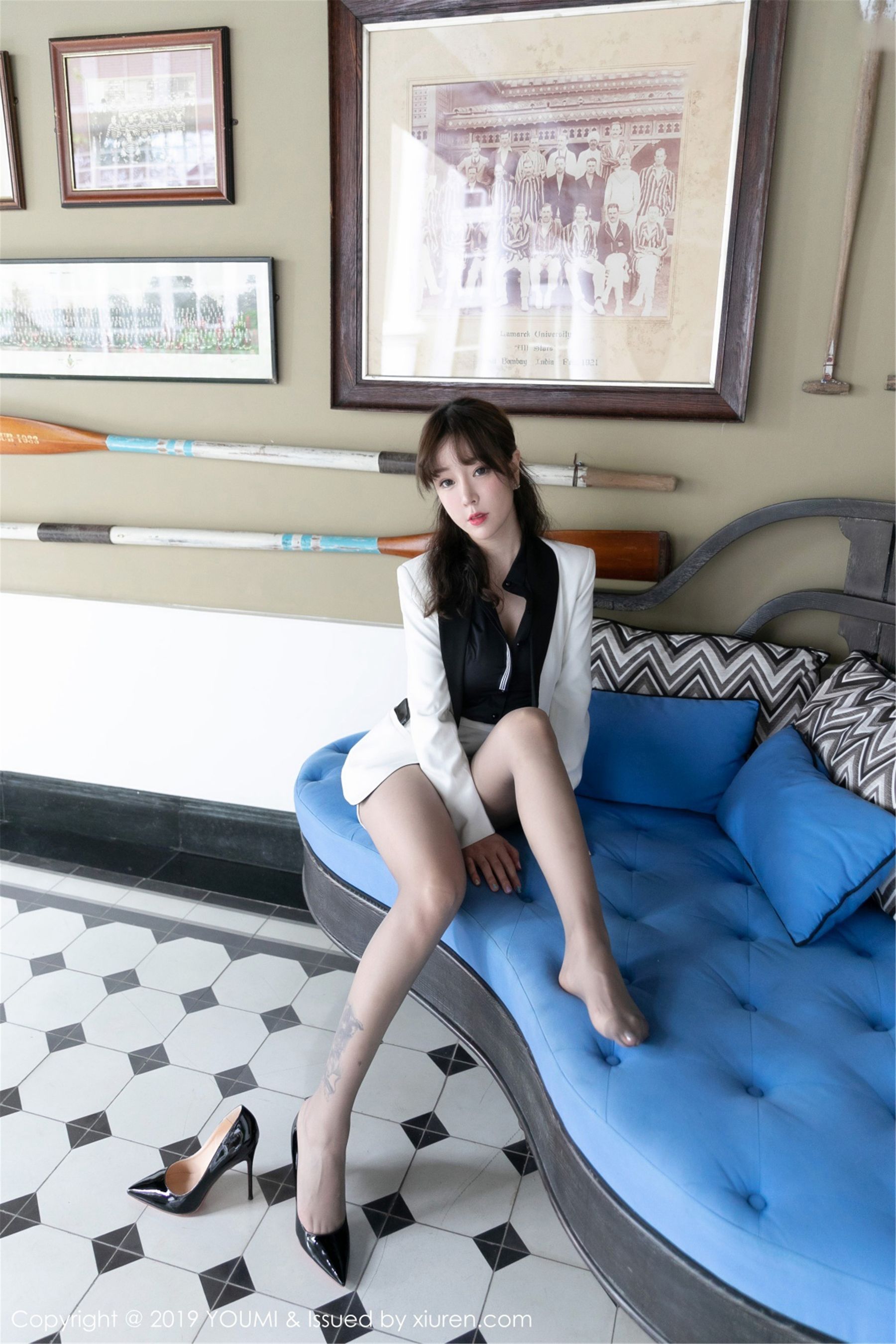 王雨纯《层层深入褪去秘书装扮系列》 [尤蜜荟YouMi] Vol.301 写真集