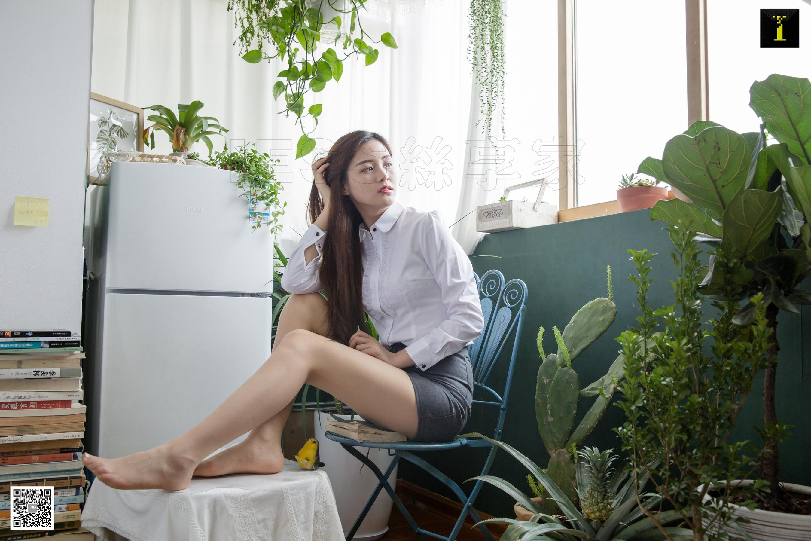 腿模九妹 《可甜可盐的九妹》 [异思趣向IESS] 写真集