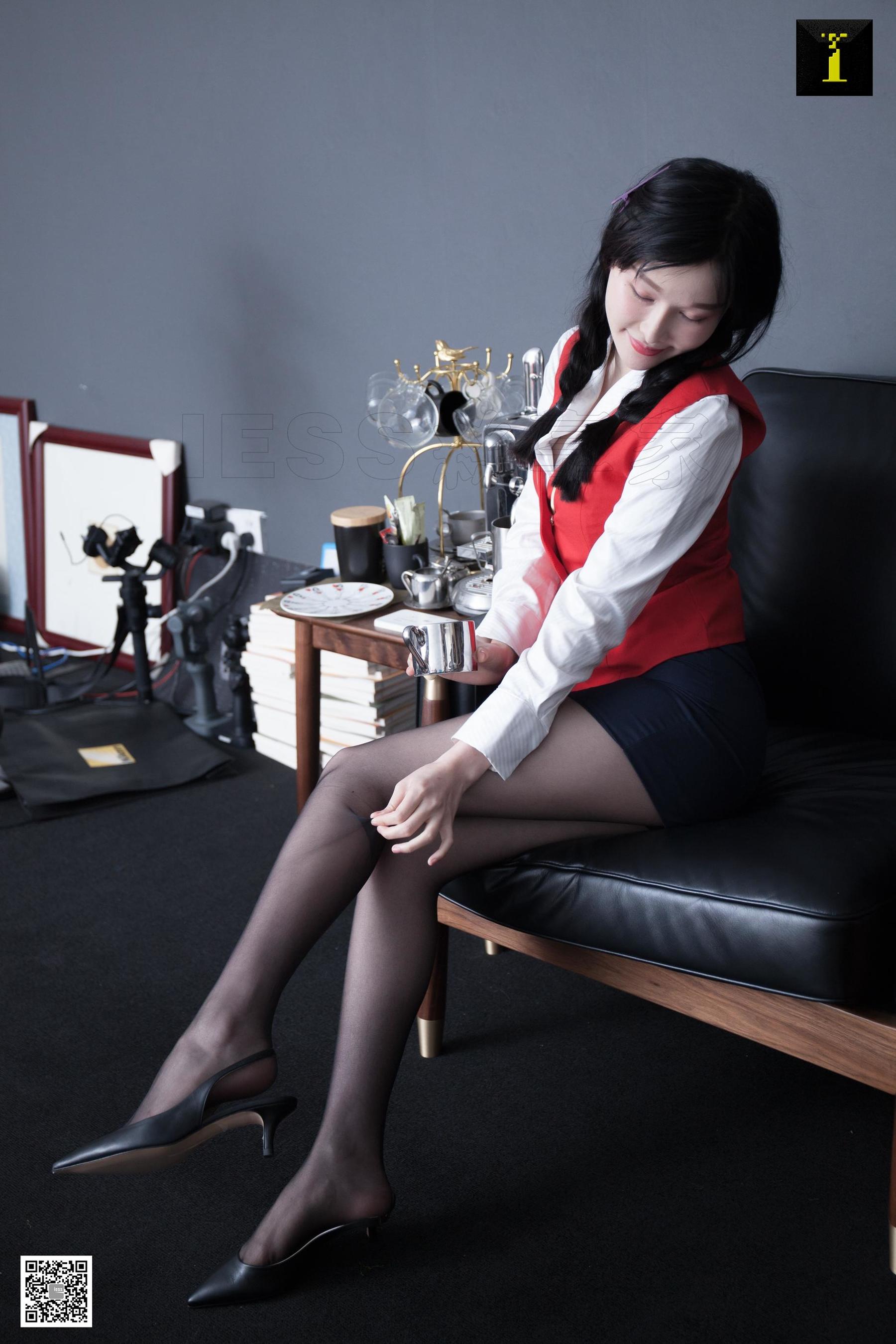 腿模喵姐 《萌系喵姐的职业装》 [异思趣向IESS] 写真集