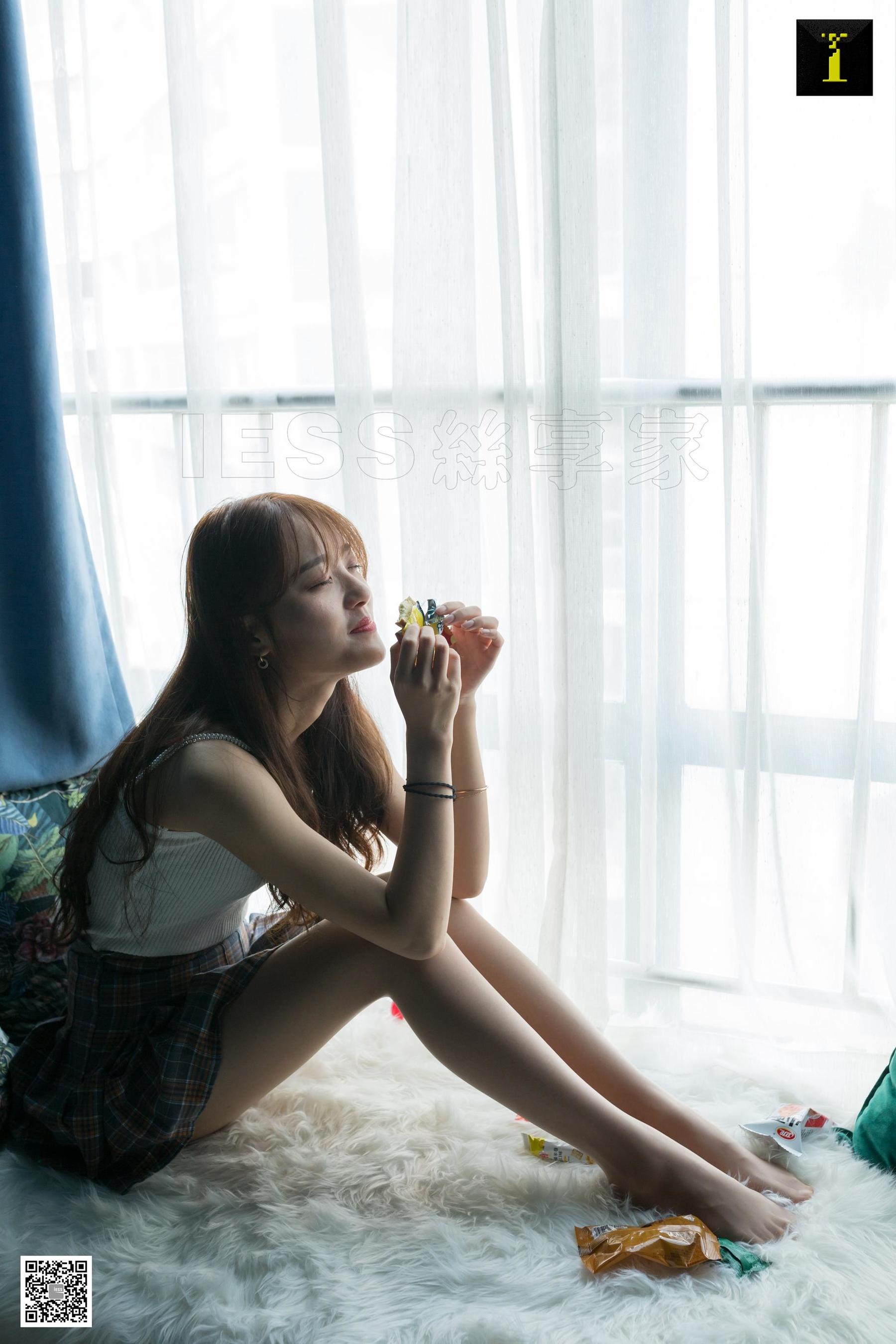 模特婉萍 《爱吃零食的婉萍》 [异思趣向IESS] 写真集