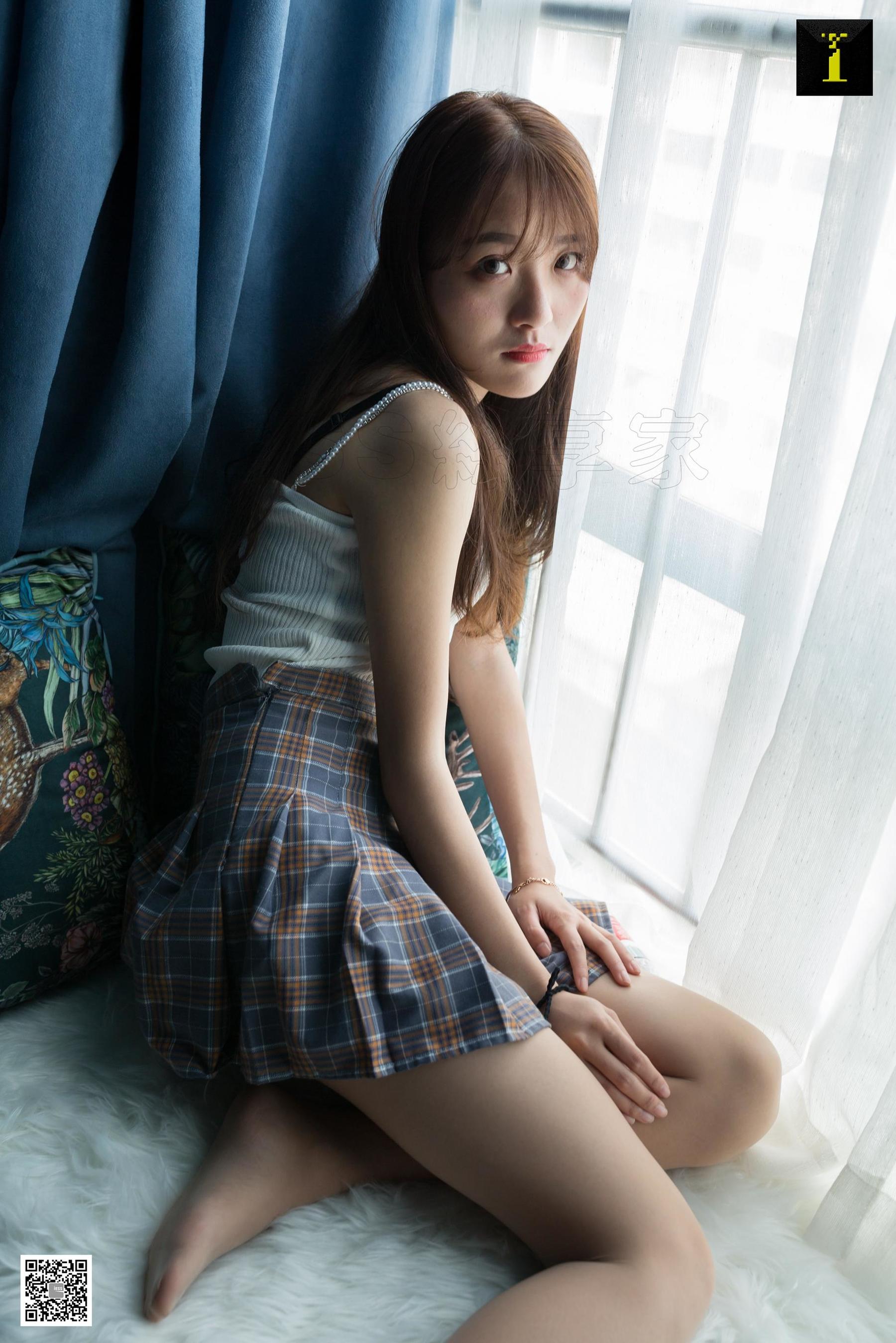 模特婉萍 《爱吃零食的婉萍》 [异思趣向IESS] 写真集