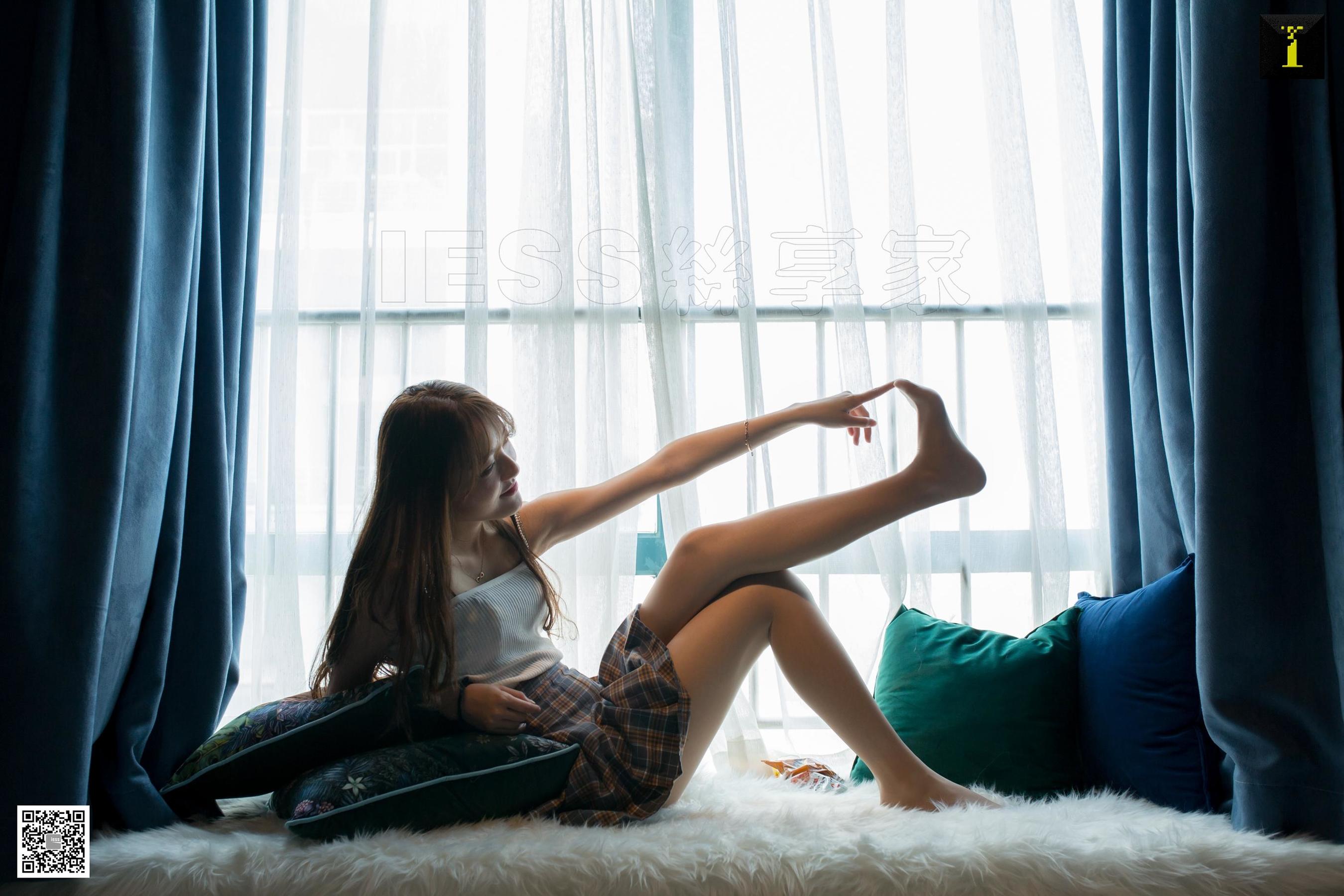 模特婉萍 《爱吃零食的婉萍》 [异思趣向IESS] 写真集