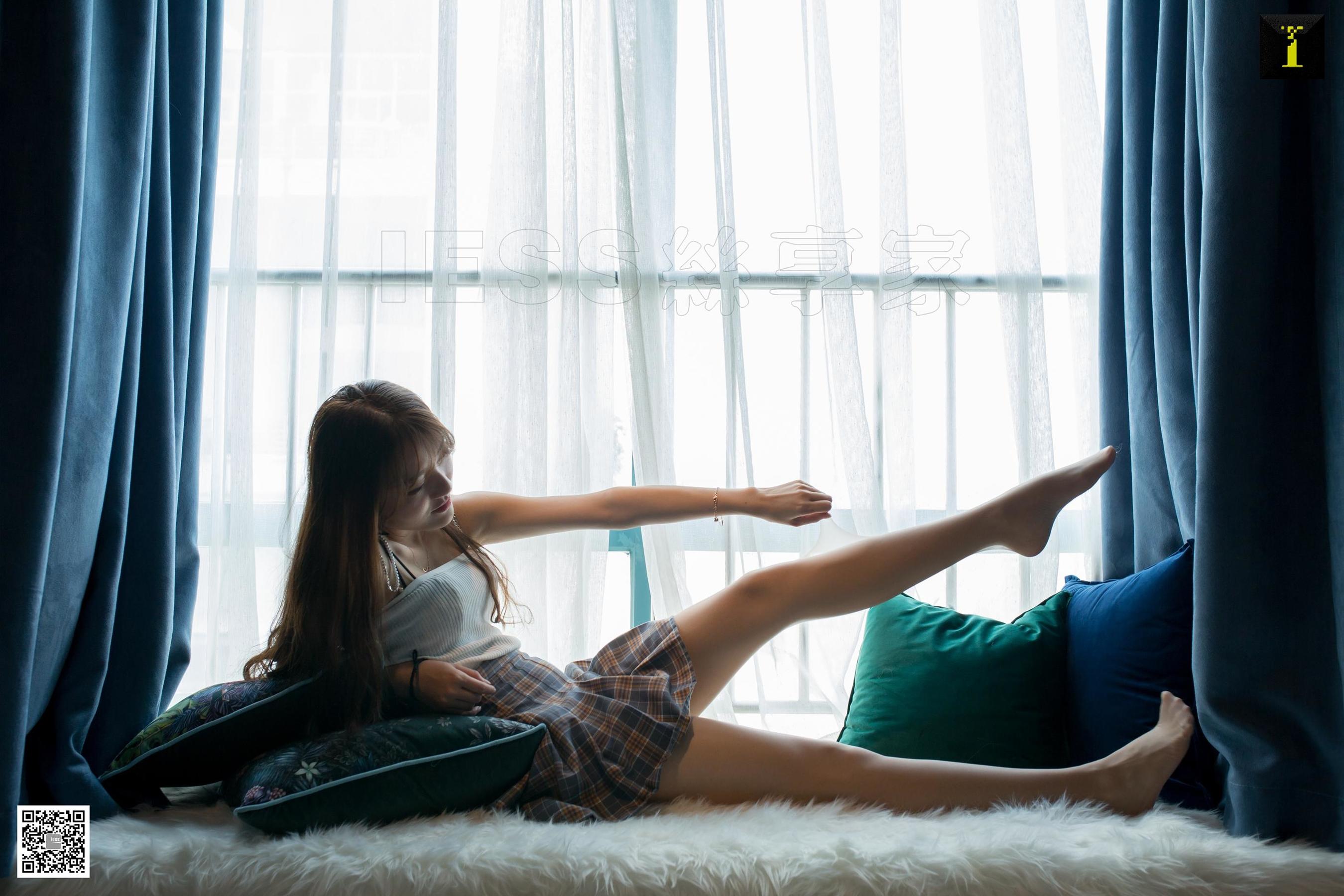 模特婉萍 《爱吃零食的婉萍》 [异思趣向IESS] 写真集