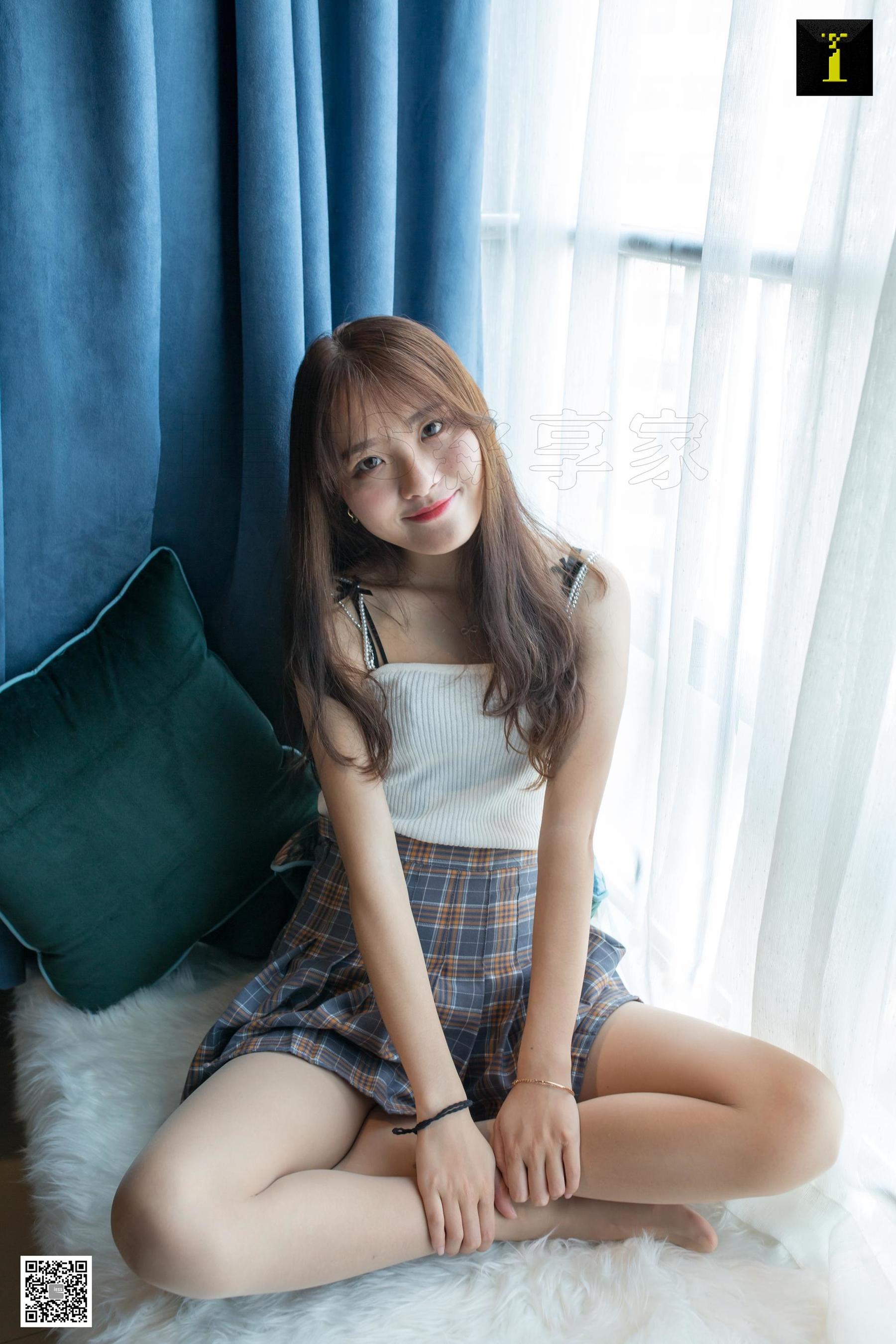 模特婉萍 《爱吃零食的婉萍》 [异思趣向IESS] 写真集