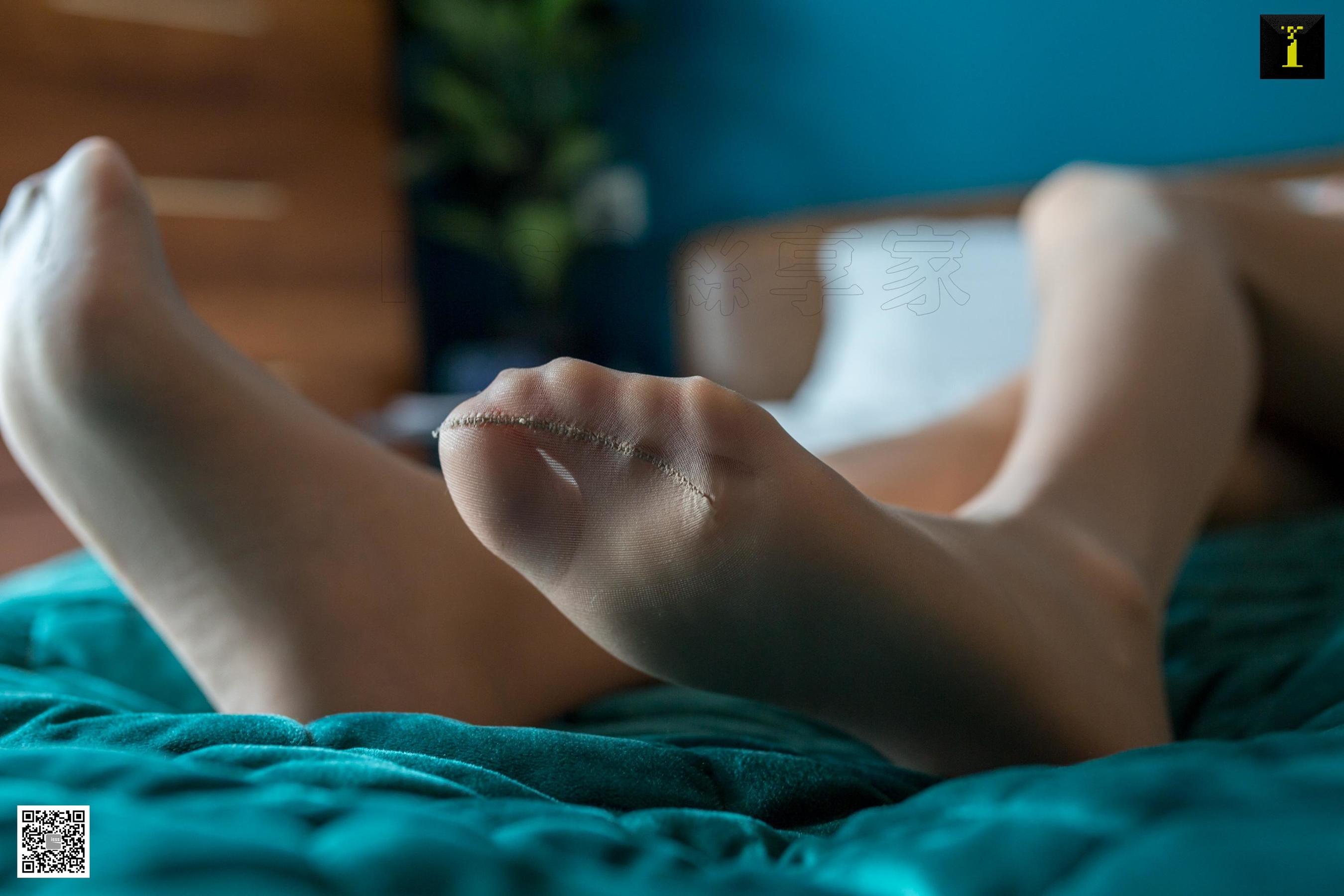 模特婉萍 《爱吃零食的婉萍》 [异思趣向IESS] 写真集