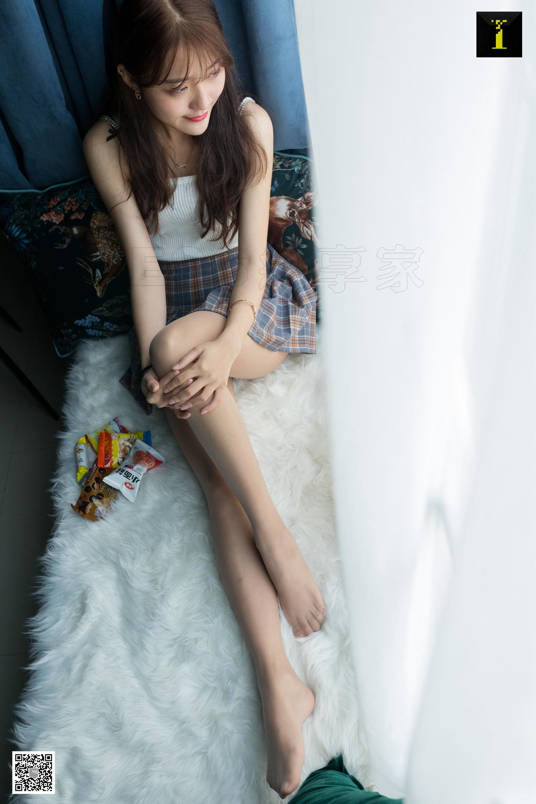 模特婉萍 《爱吃零食的婉萍》 [异思趣向IESS] 写真集