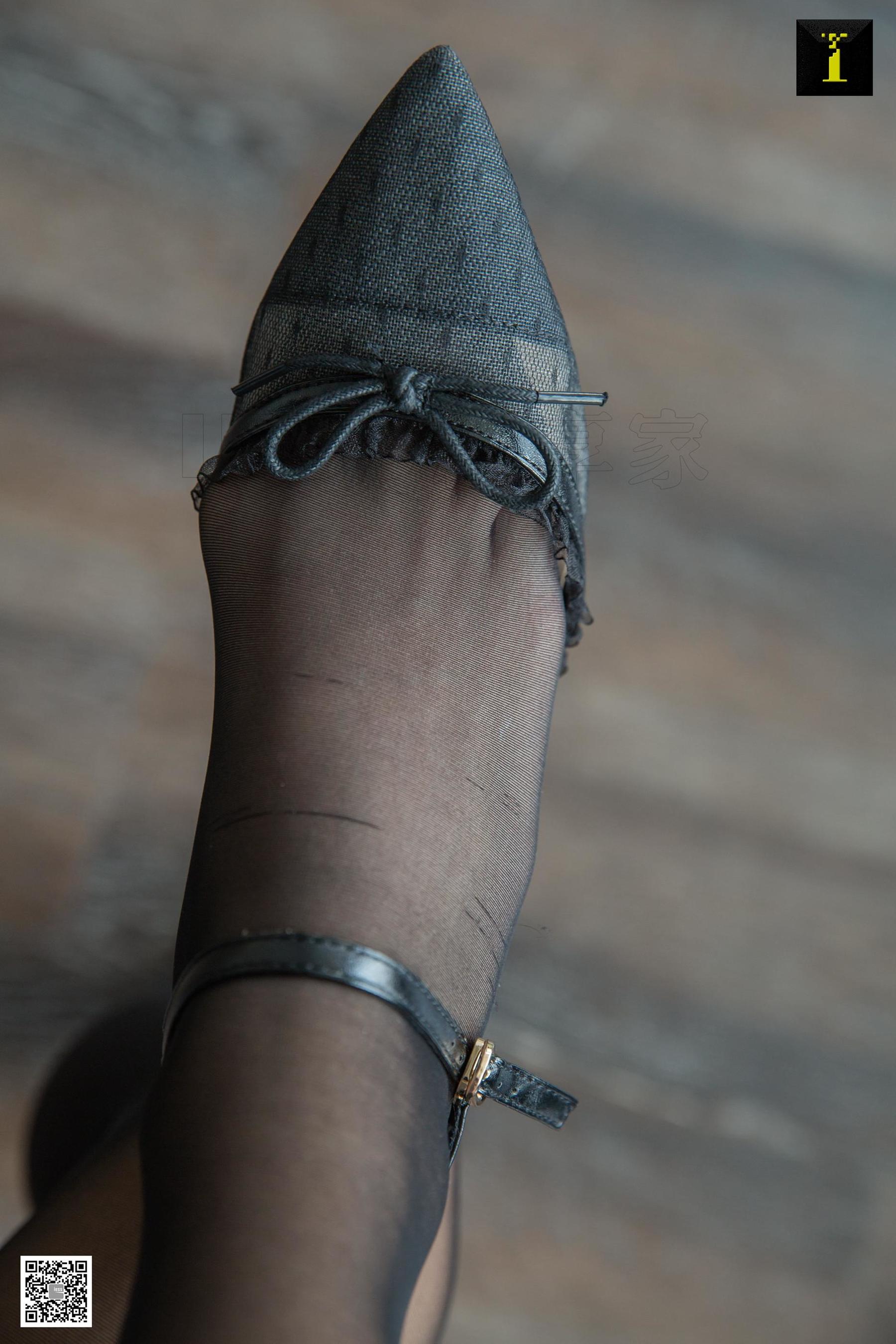 模特小羽 《羞涩的兔兔》 [异思趣向IESS] 写真集