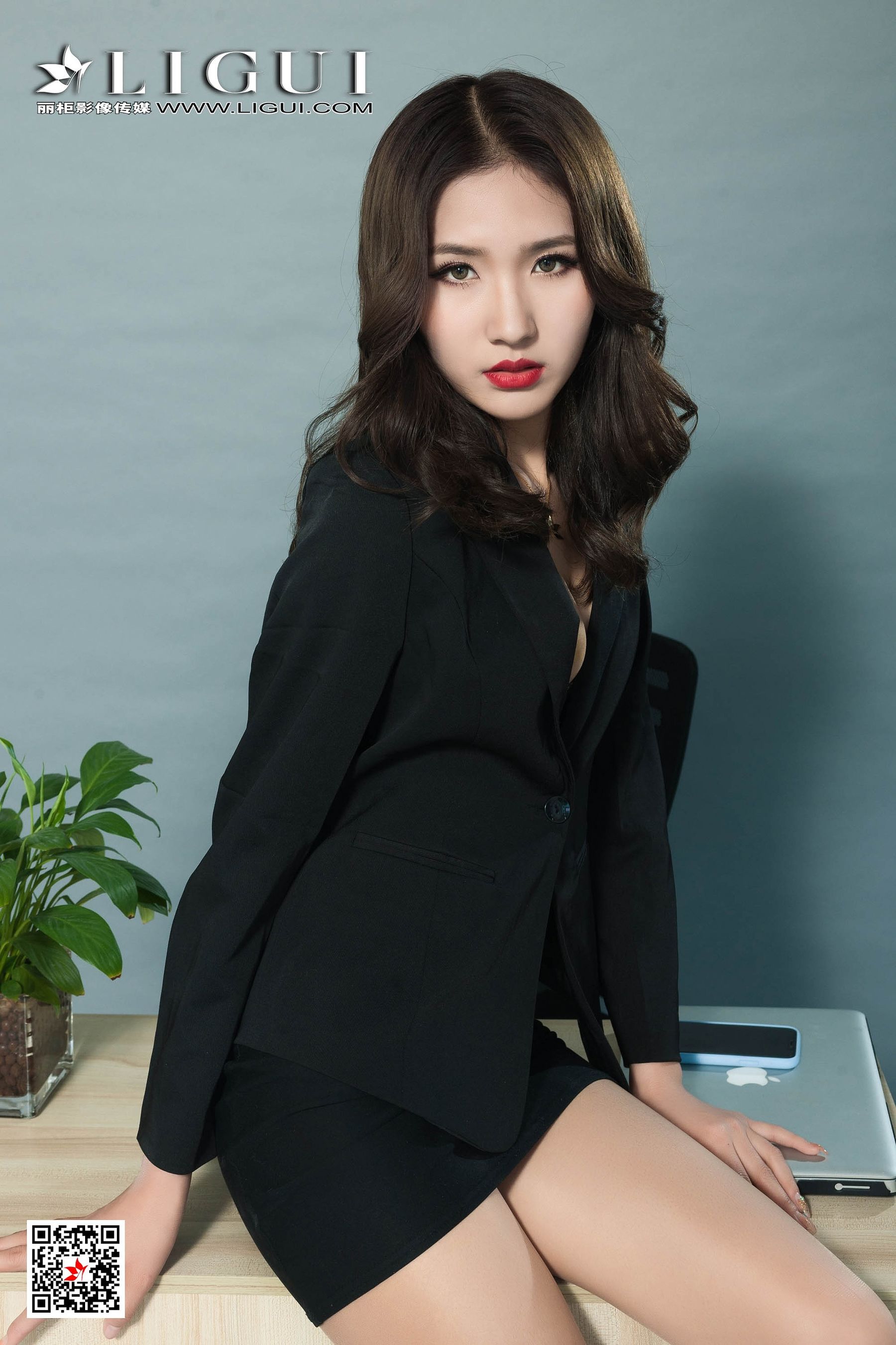 腿模星星《肉丝Ol高跟女郎》 [丽柜Ligui] 写真集