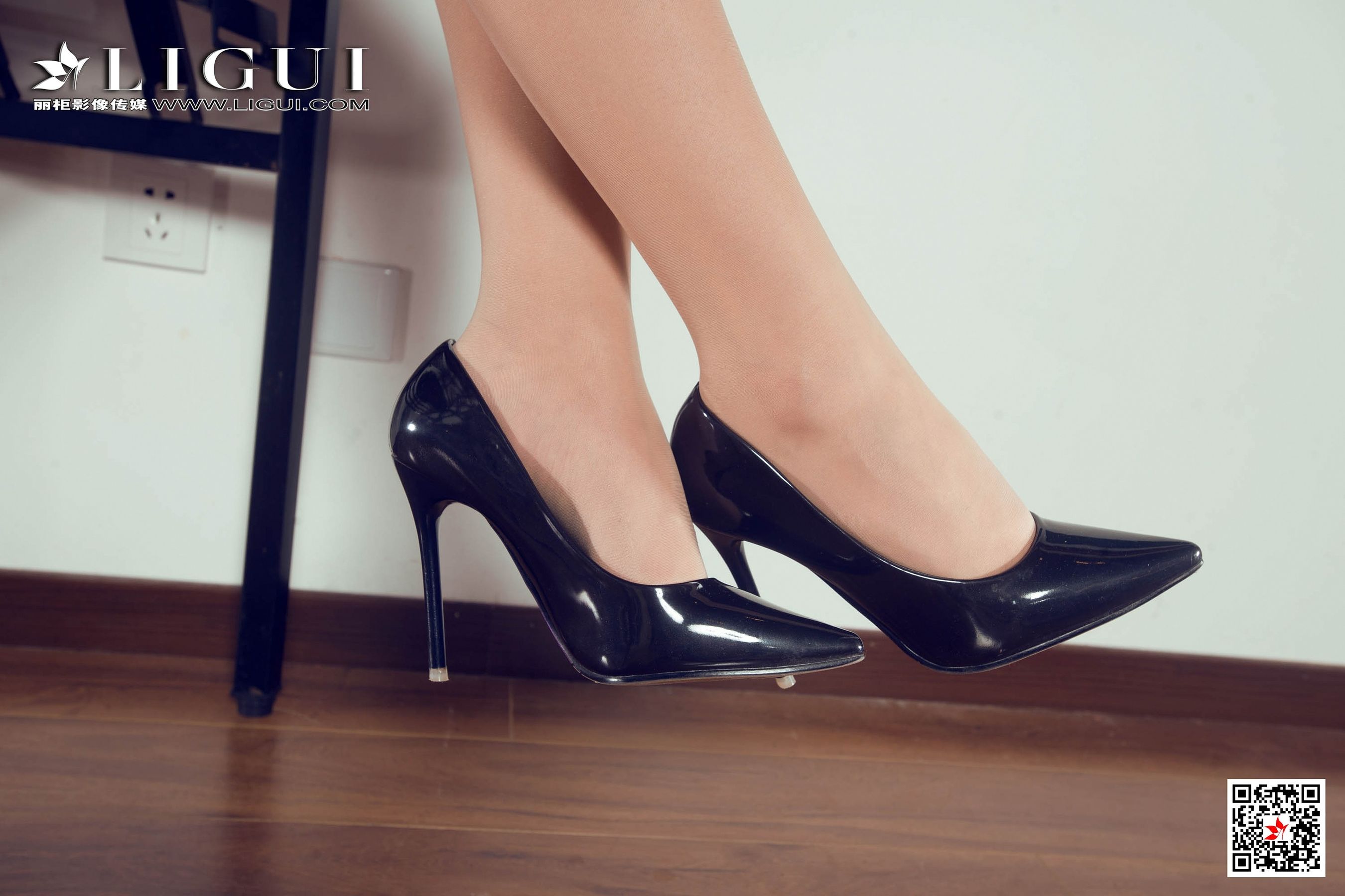腿模ALAN《教室丝足高跟》 [丽柜Ligui] 写真集
