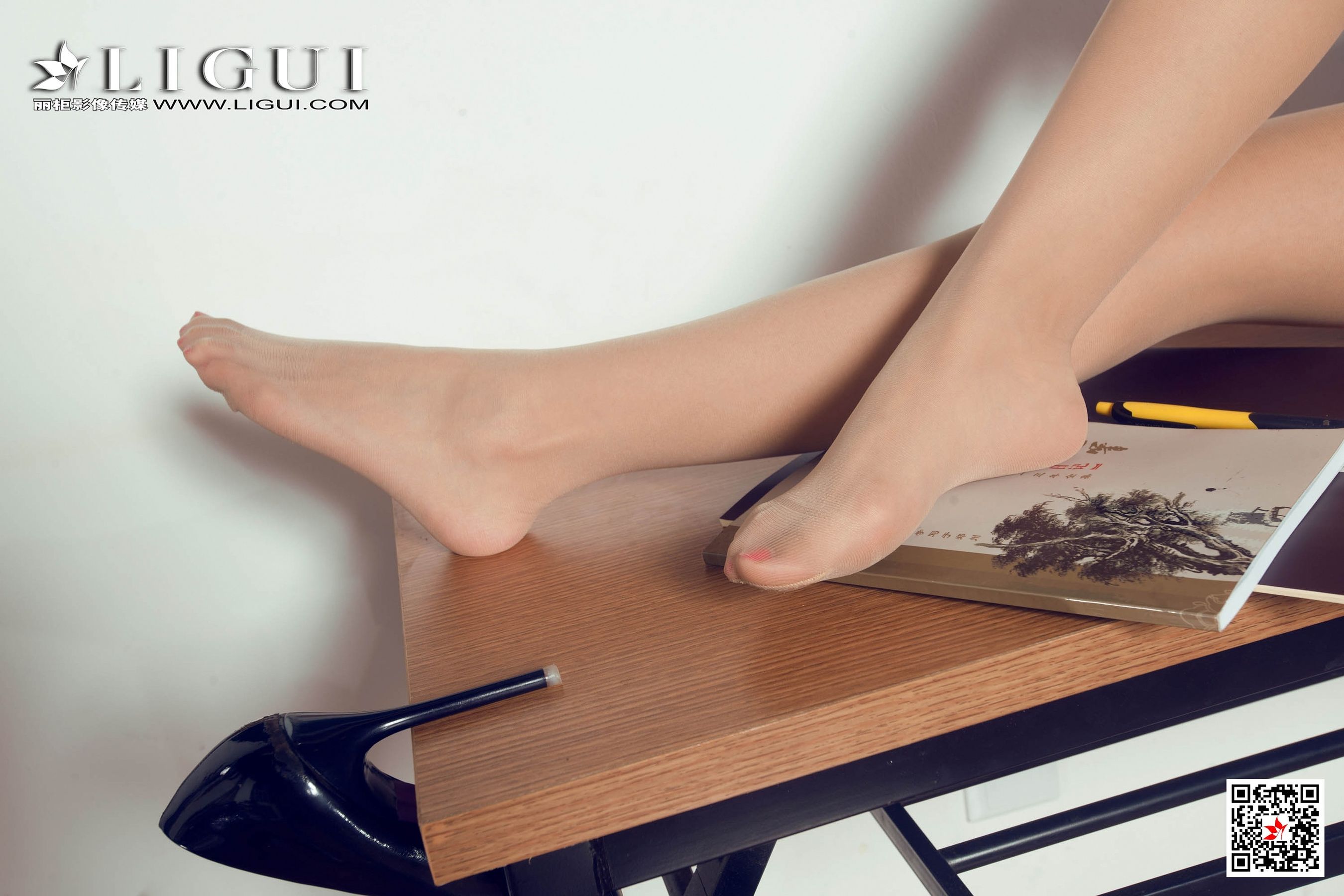 腿模ALAN《教室丝足高跟》 [丽柜Ligui] 写真集